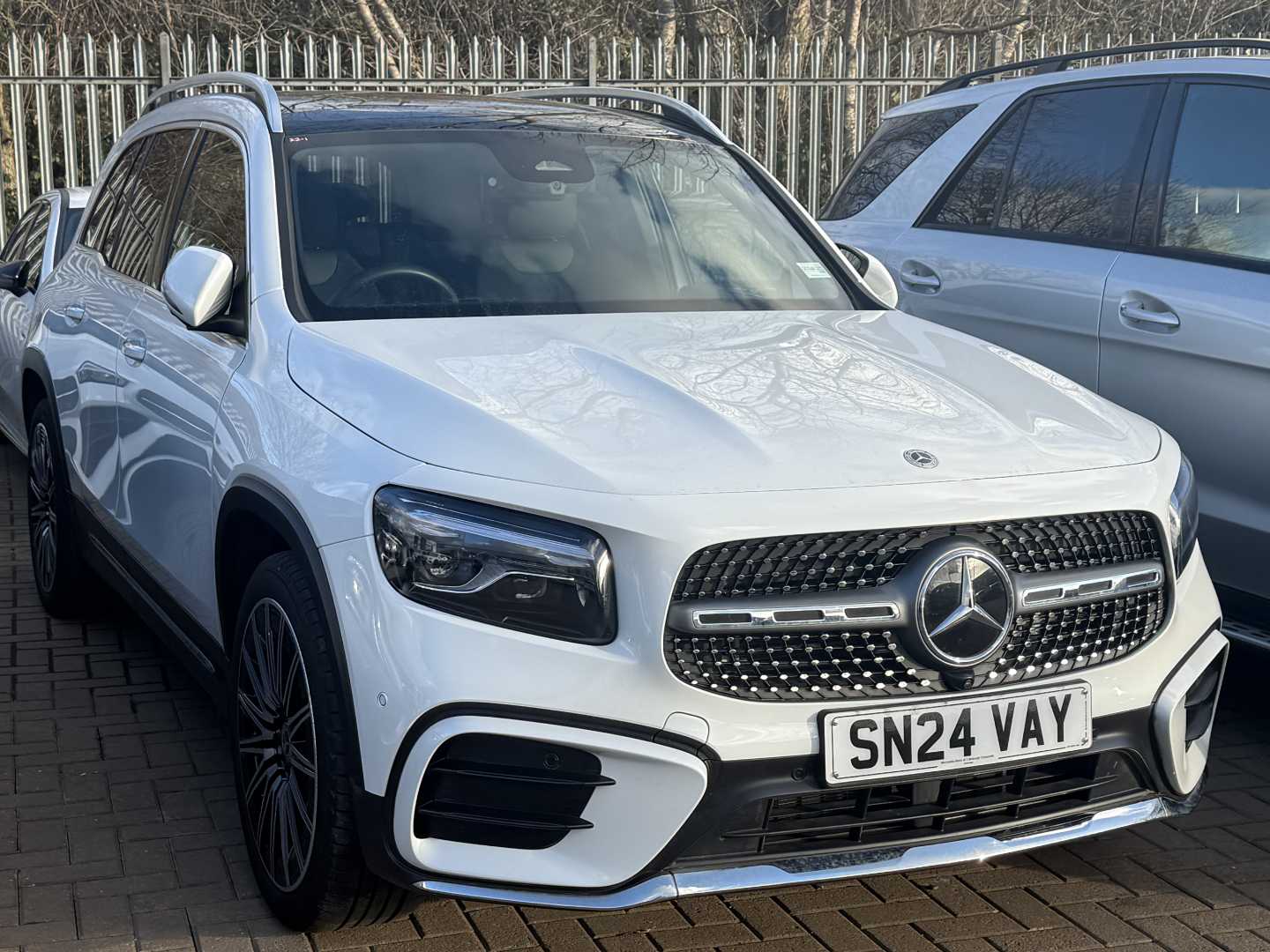 Main listing image - Mercedes-Benz GLB