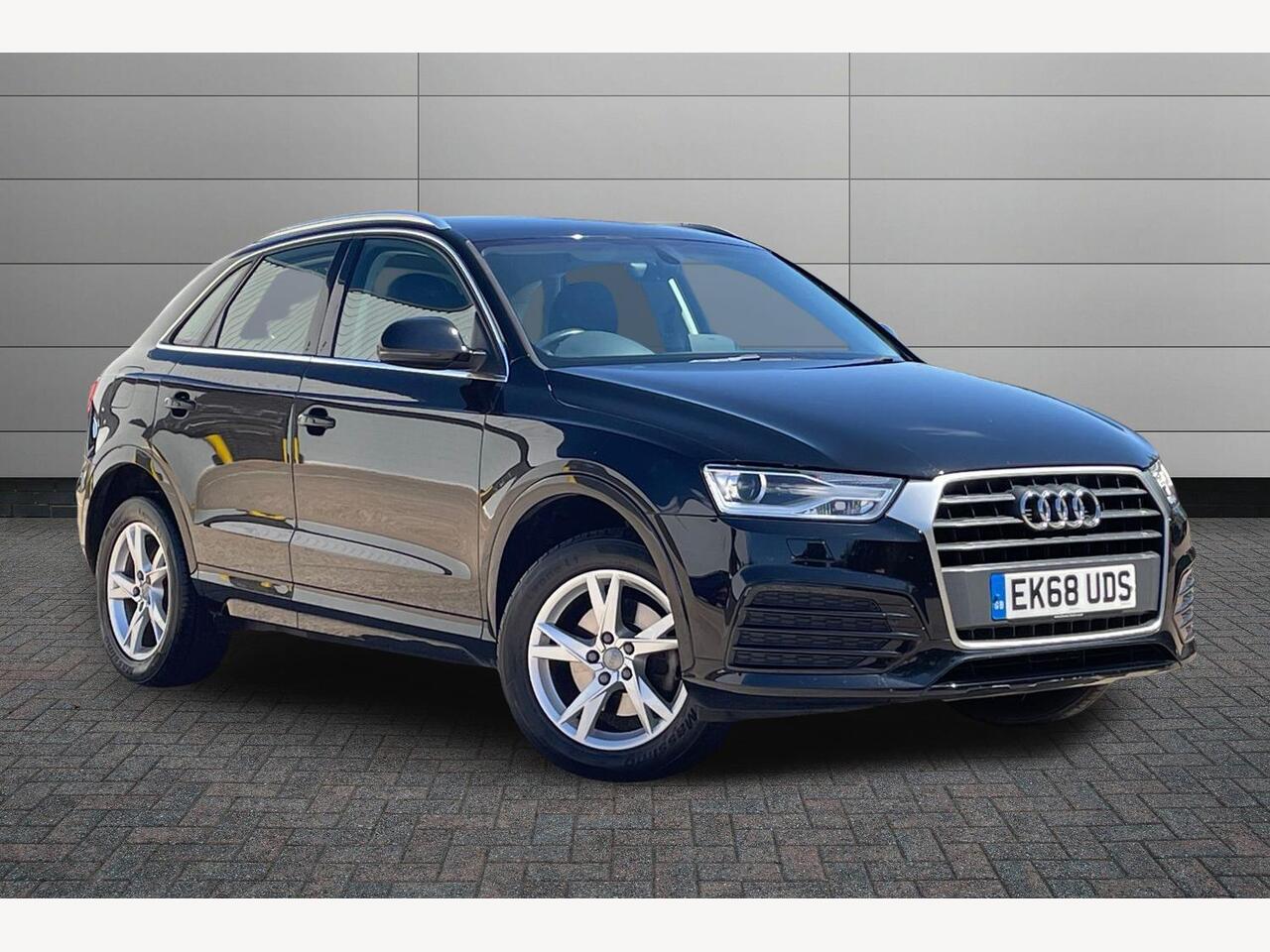 Main listing image - Audi Q3