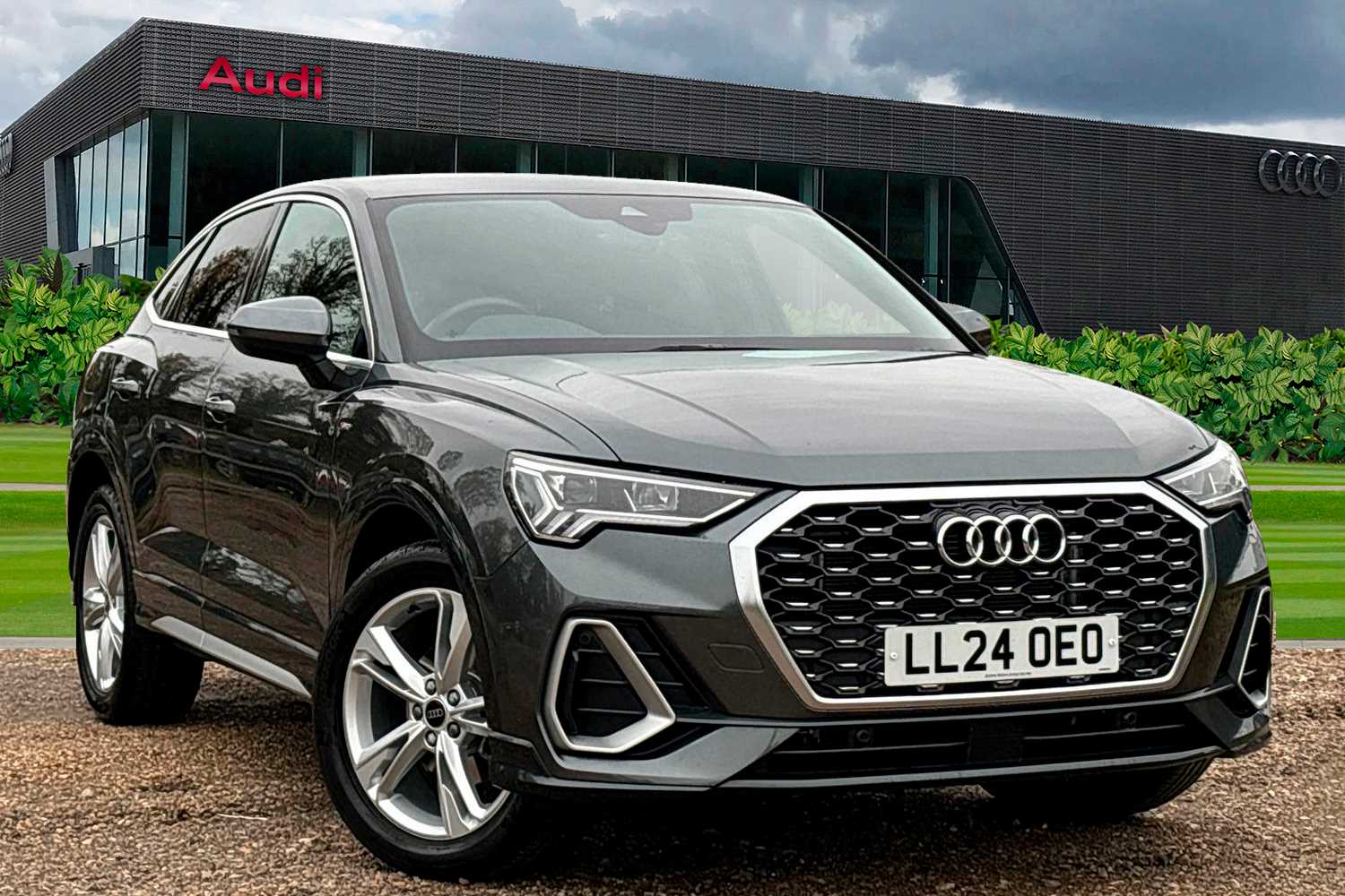 Main listing image - Audi Q3