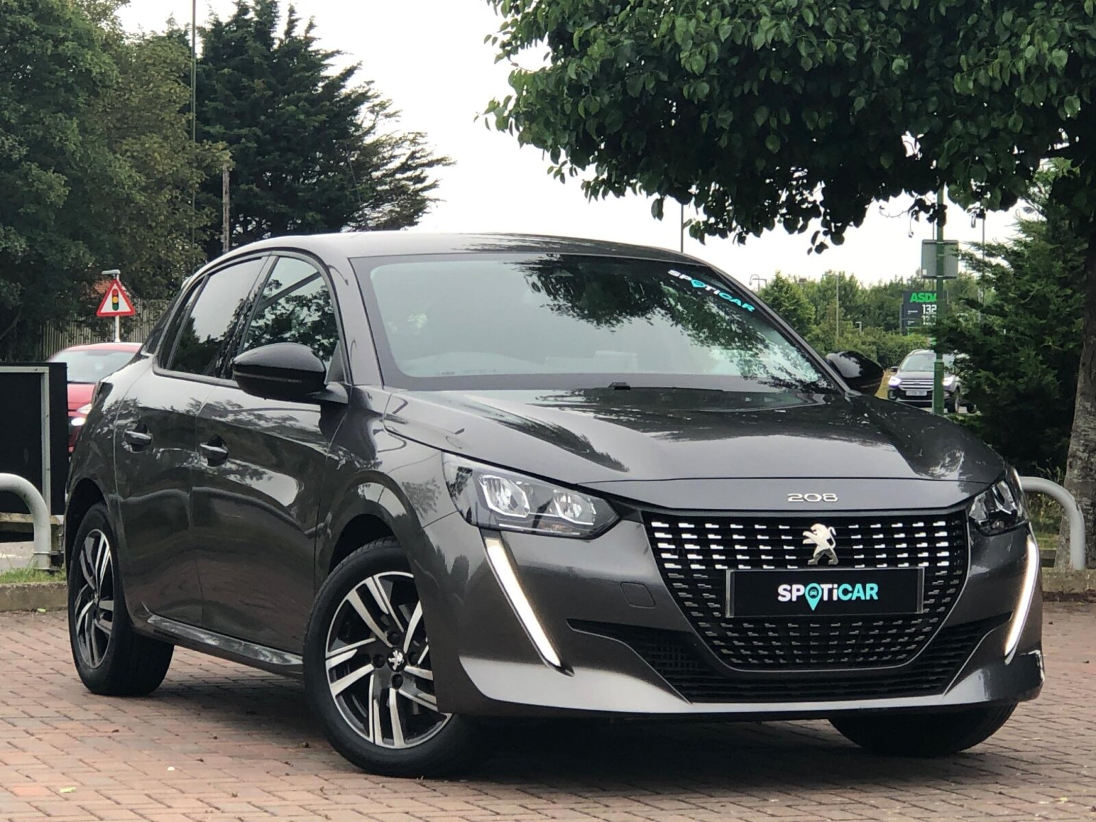 Main listing image - Peugeot 208