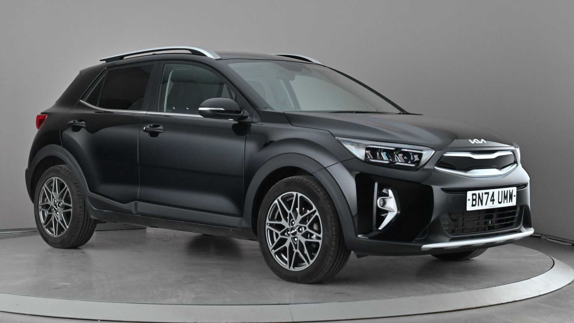 Main listing image - Kia Stonic