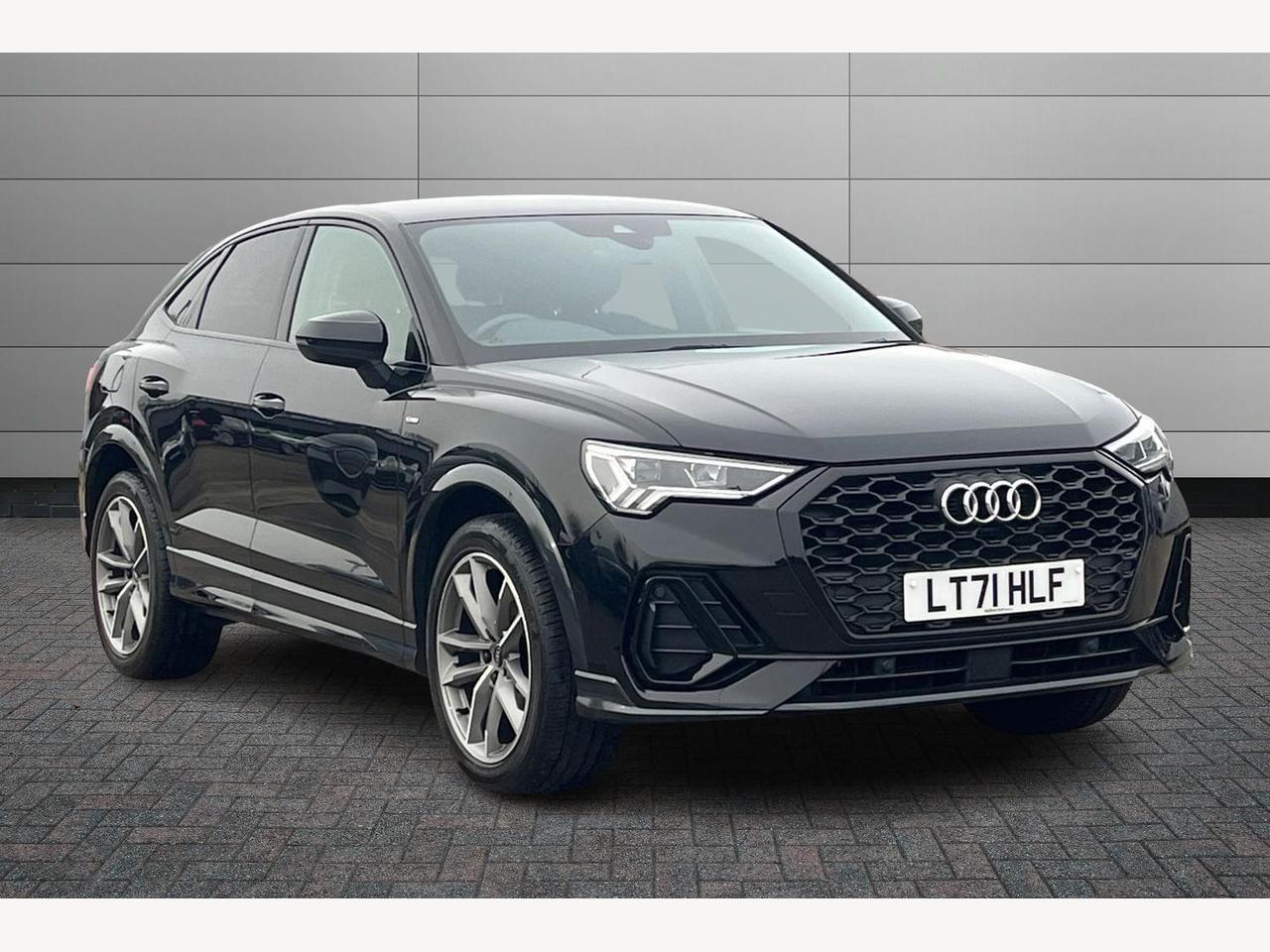 Main listing image - Audi Q3