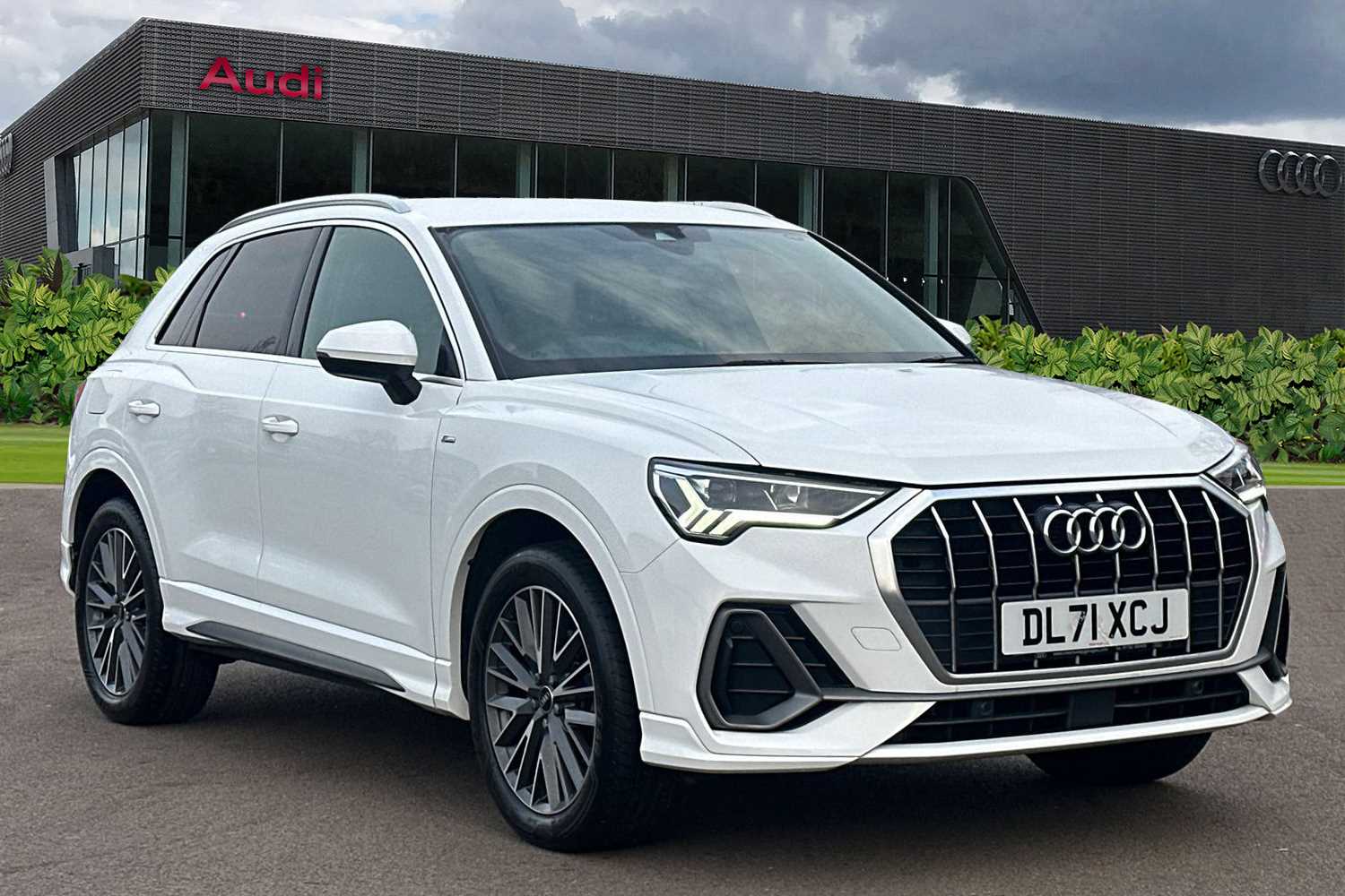 Main listing image - Audi Q3