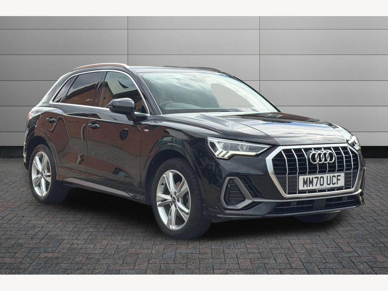 Main listing image - Audi Q3