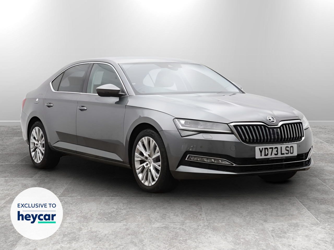 Main listing image - Skoda Superb