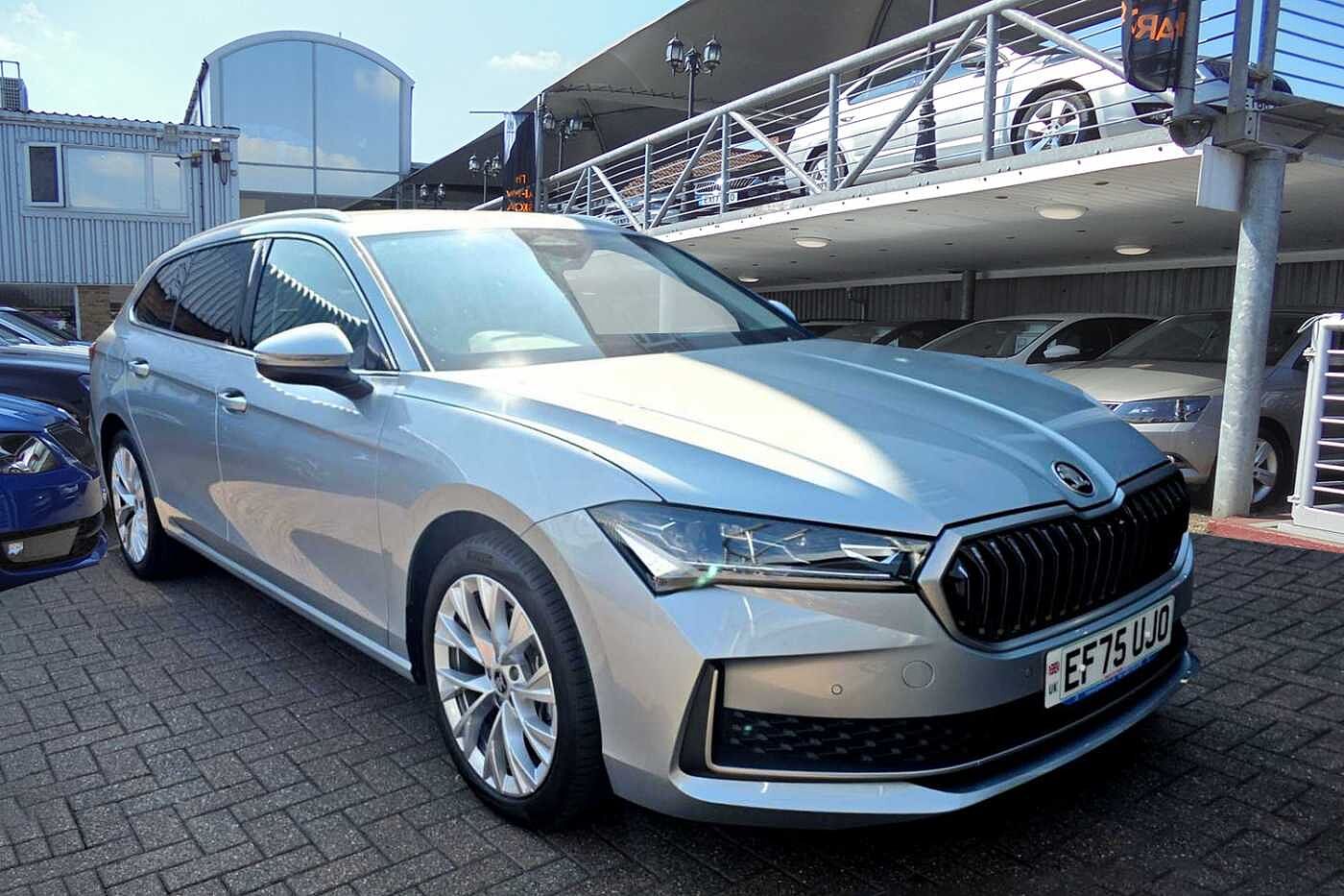 Main listing image - Skoda Superb