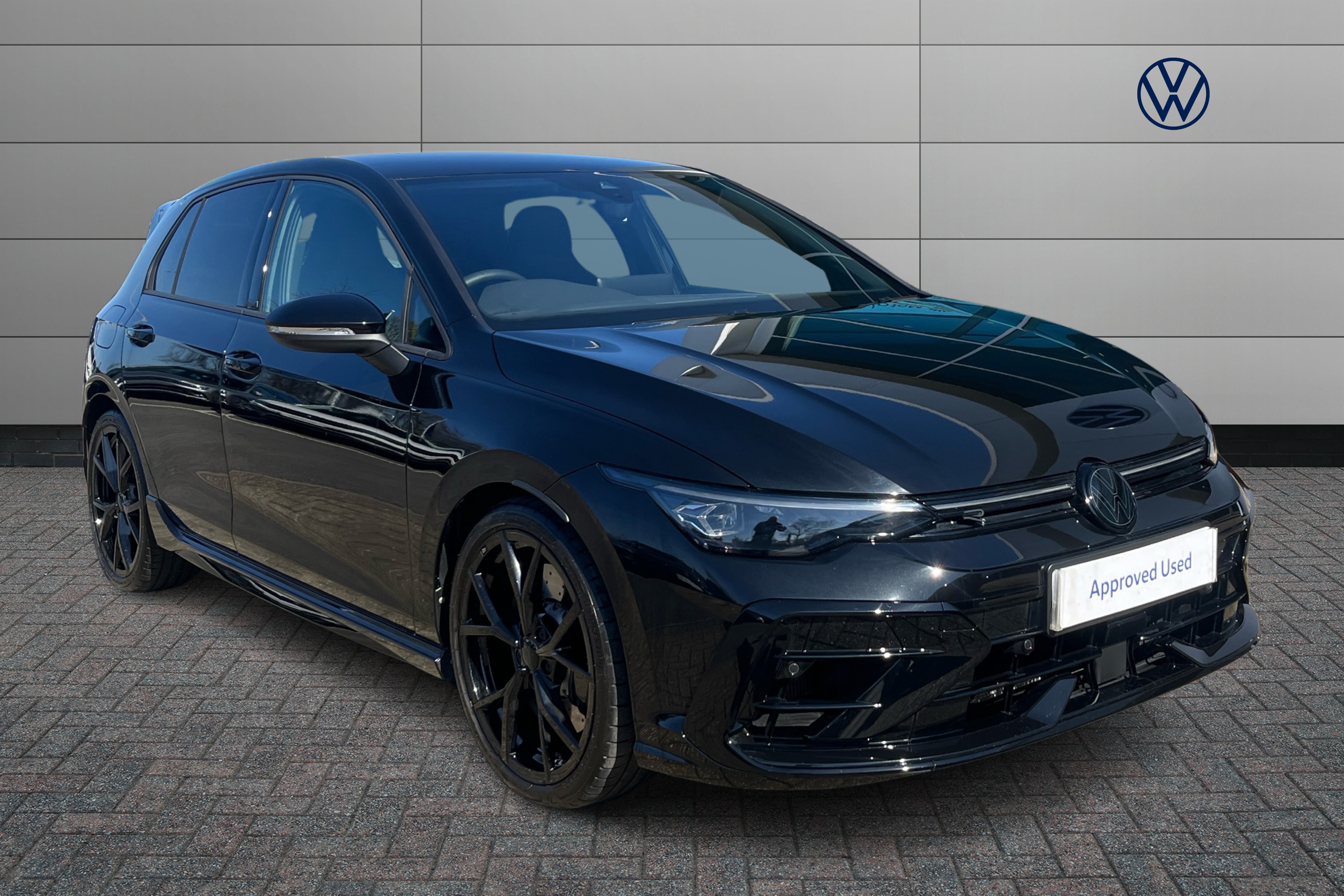 Main listing image - Volkswagen Golf R