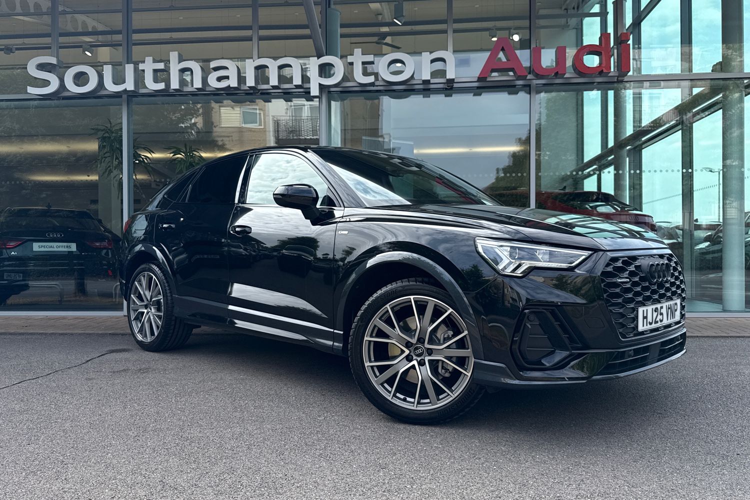 Main listing image - Audi Q3