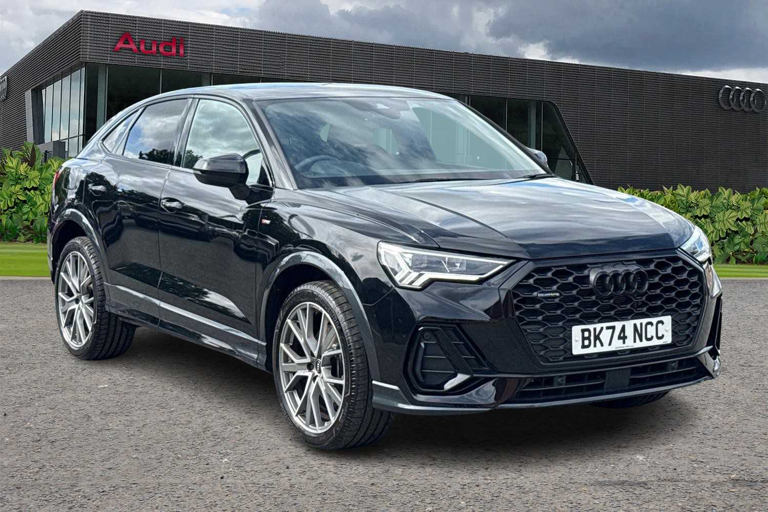 Main listing image - Audi Q3