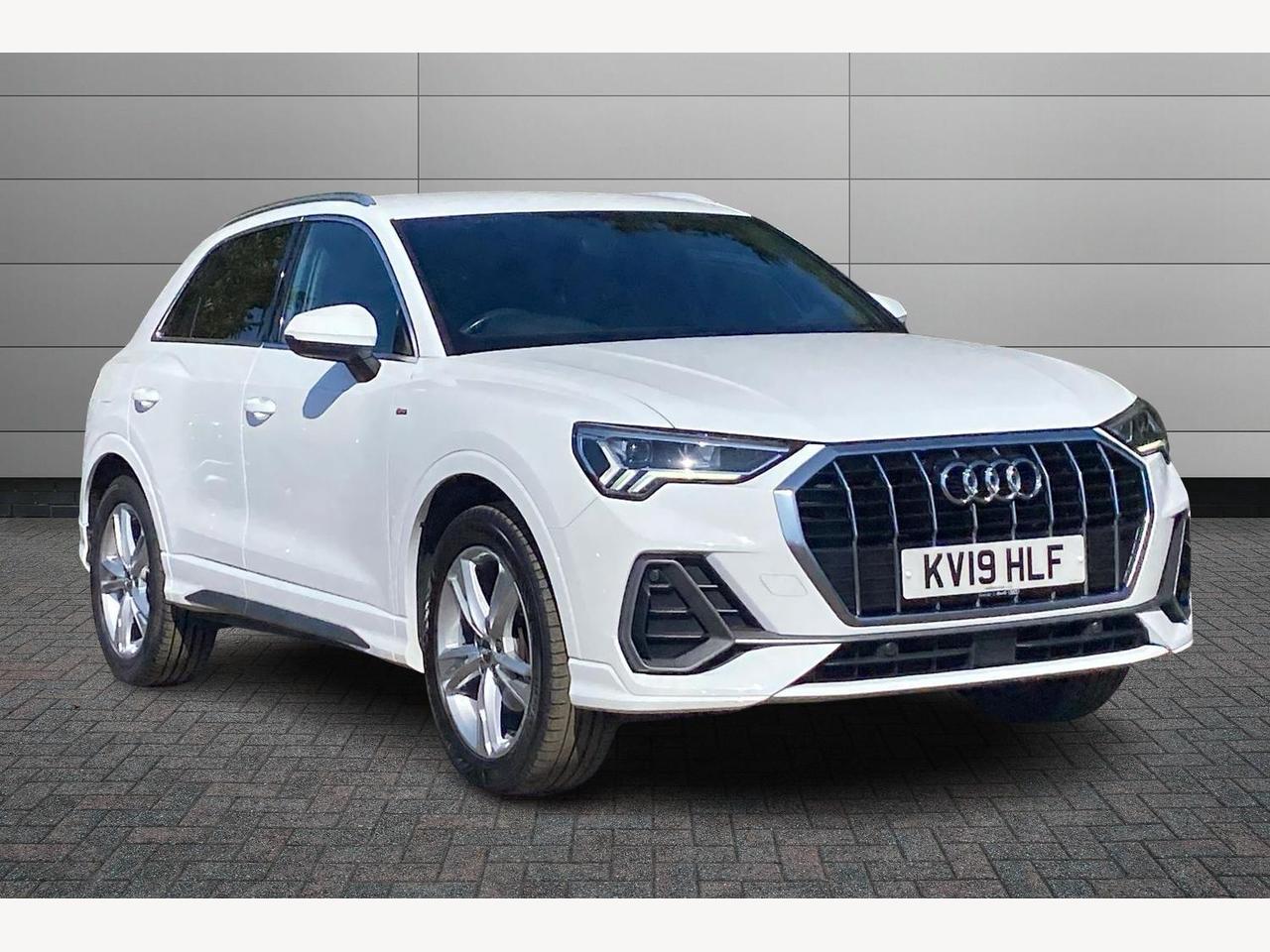 Main listing image - Audi Q3