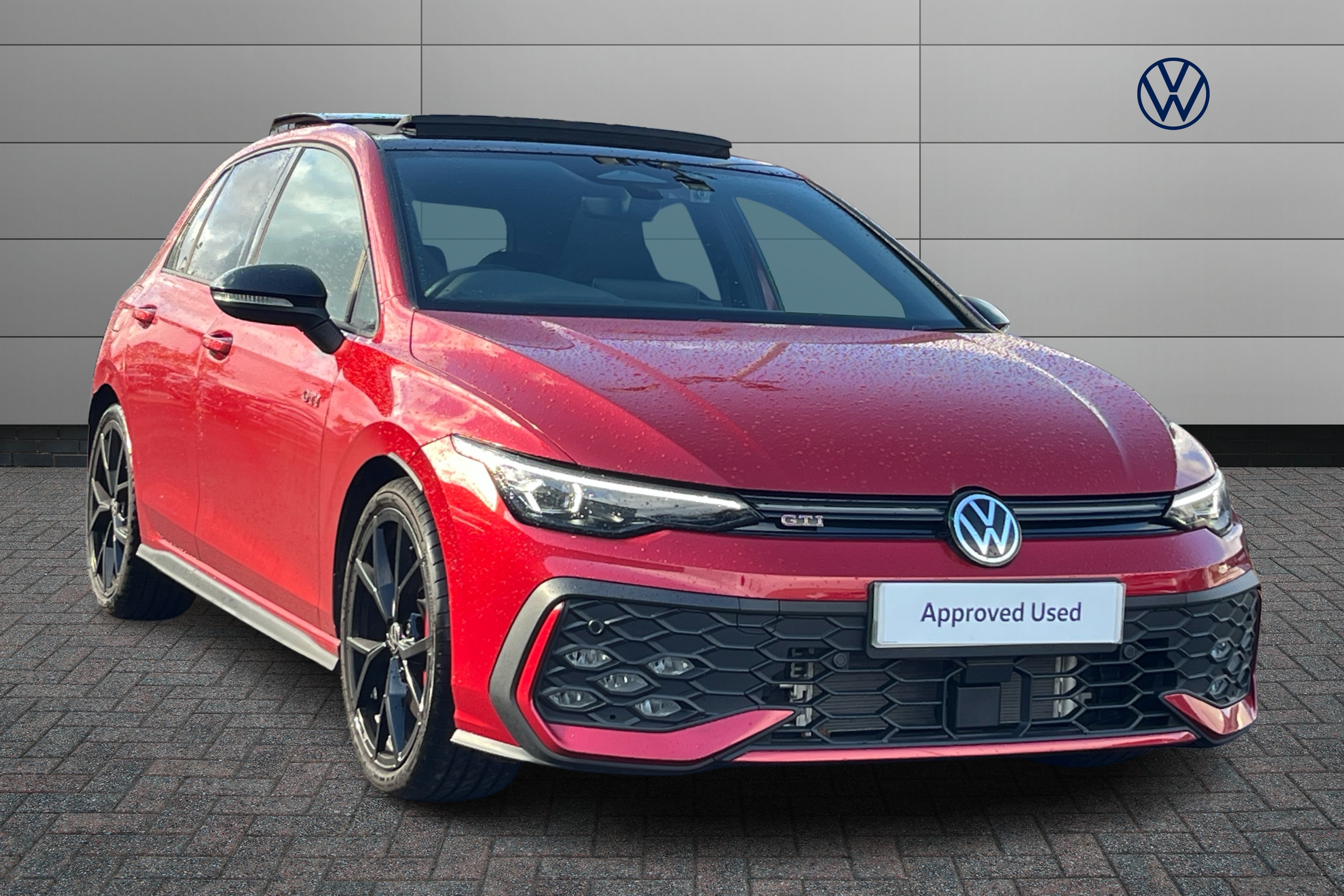 Main listing image - Volkswagen Golf
