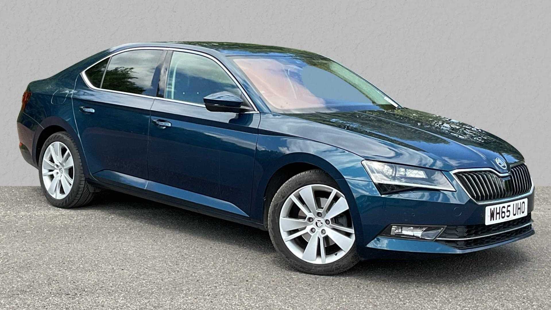 Main listing image - Skoda Superb
