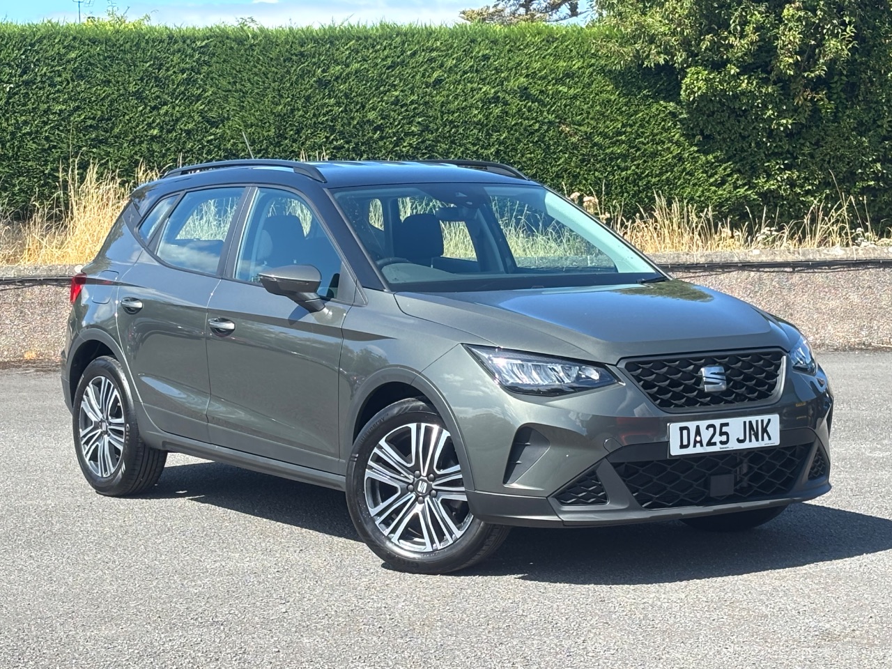 Main listing image - SEAT Arona
