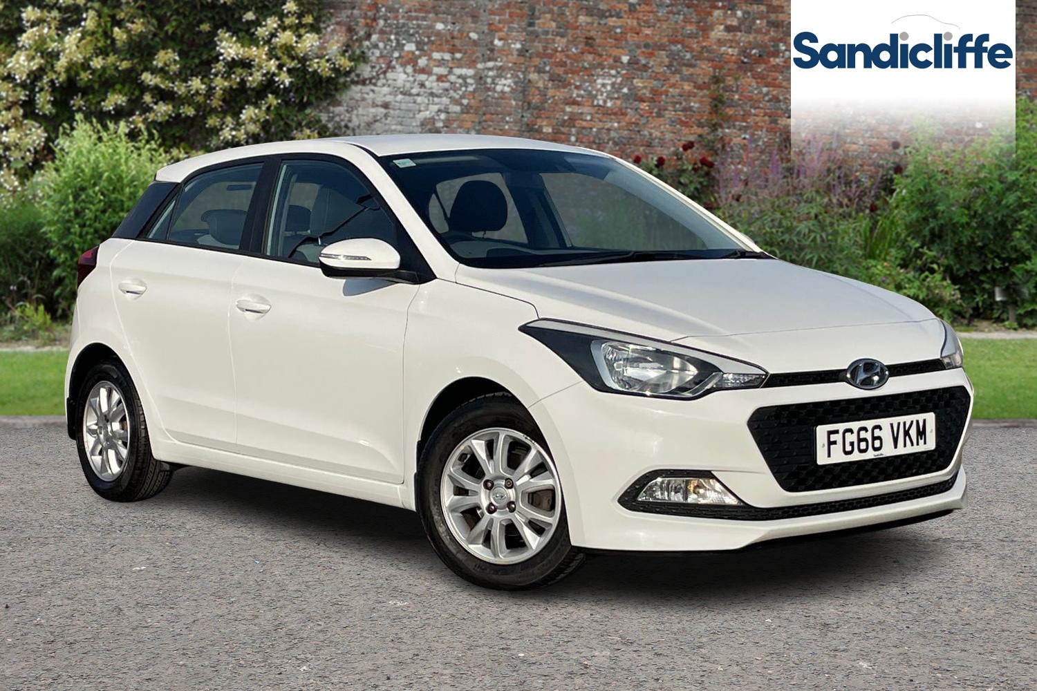 Main listing image - Hyundai i20