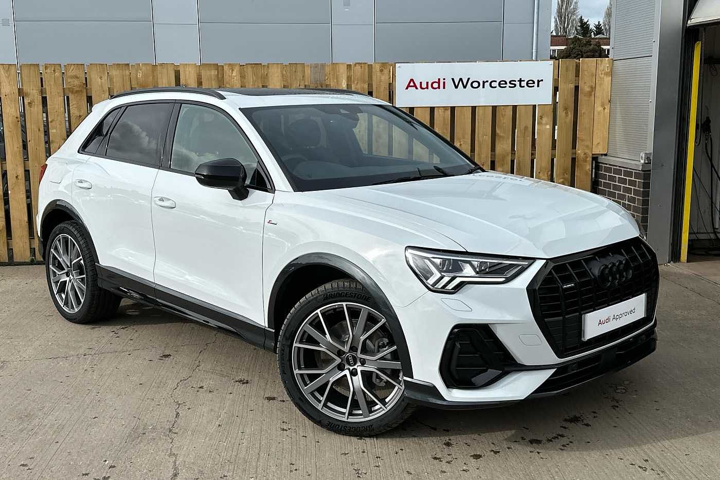 Main listing image - Audi Q3