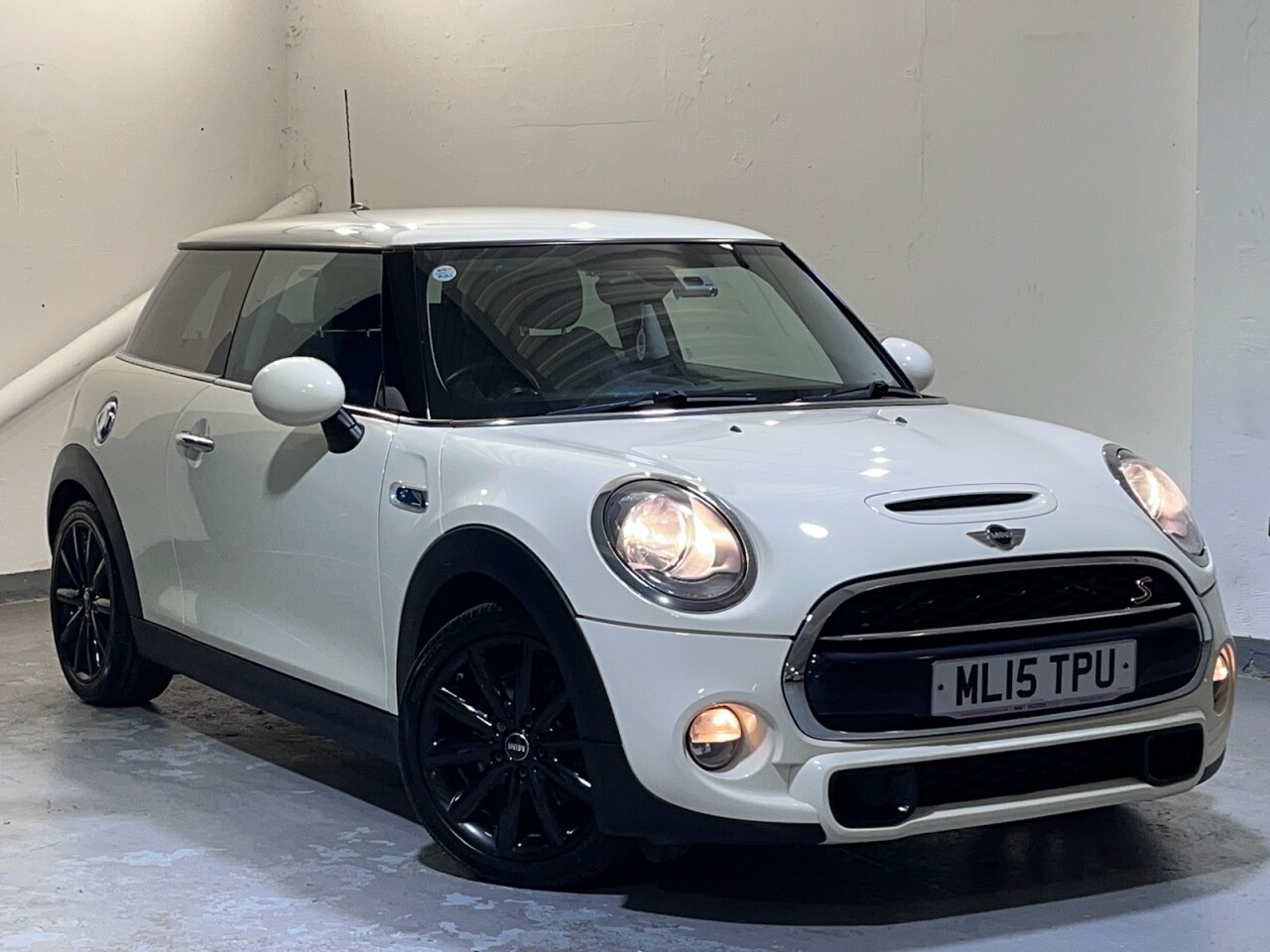 Main listing image - MINI Hatchback