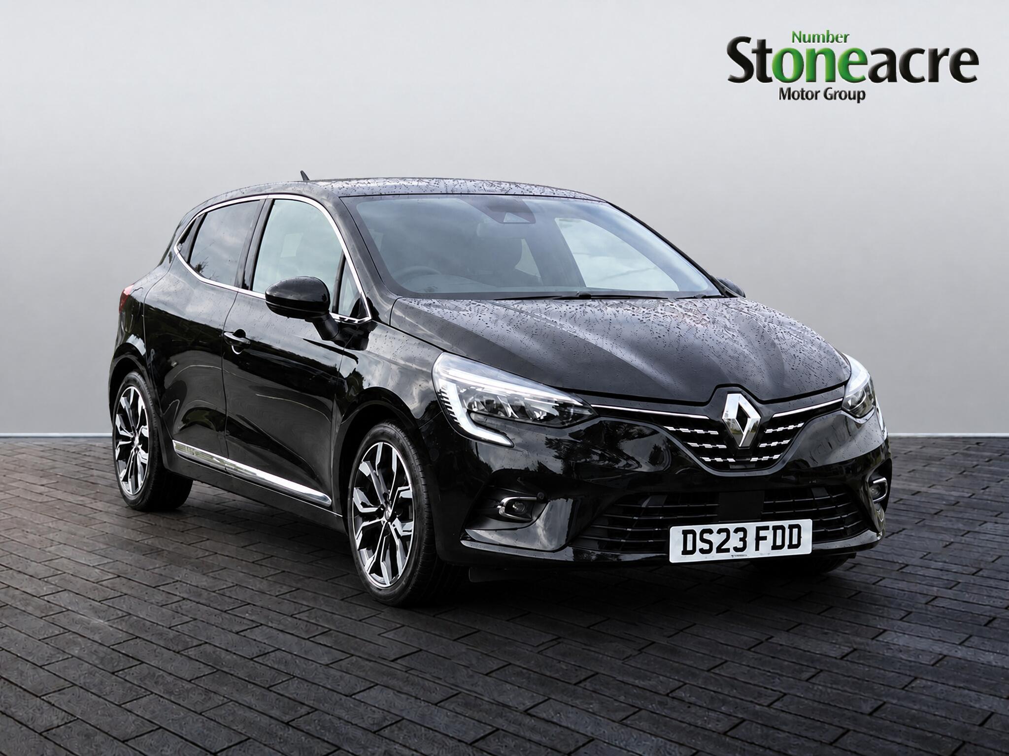 Main listing image - Renault Clio