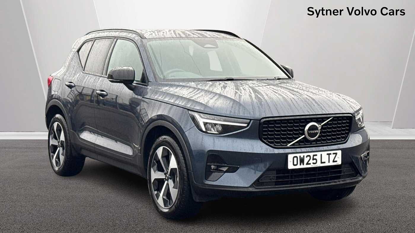 Main listing image - Volvo XC40