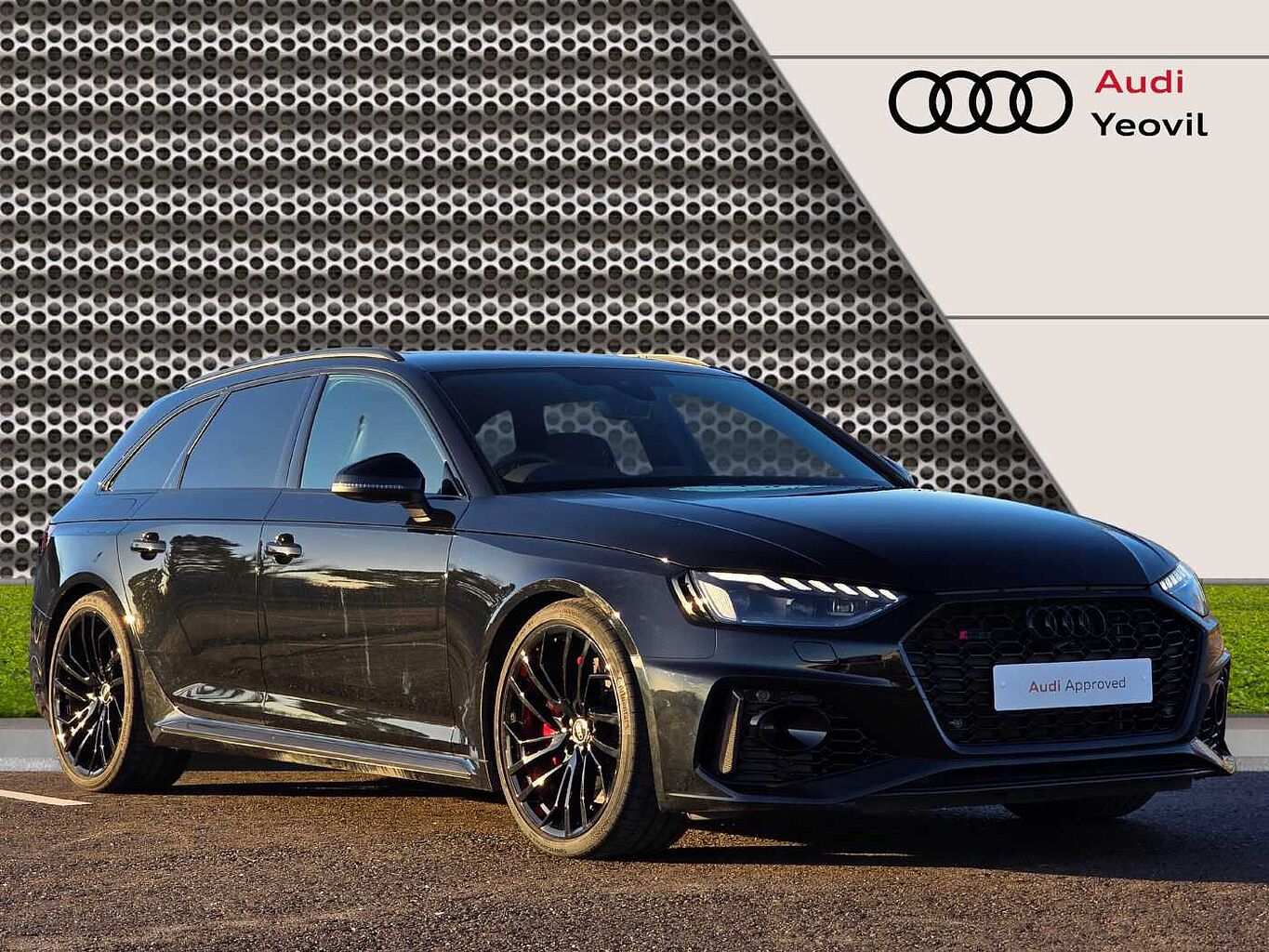 Main listing image - Audi RS4