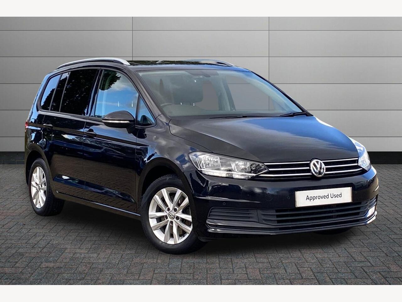 Main listing image - Volkswagen Touran