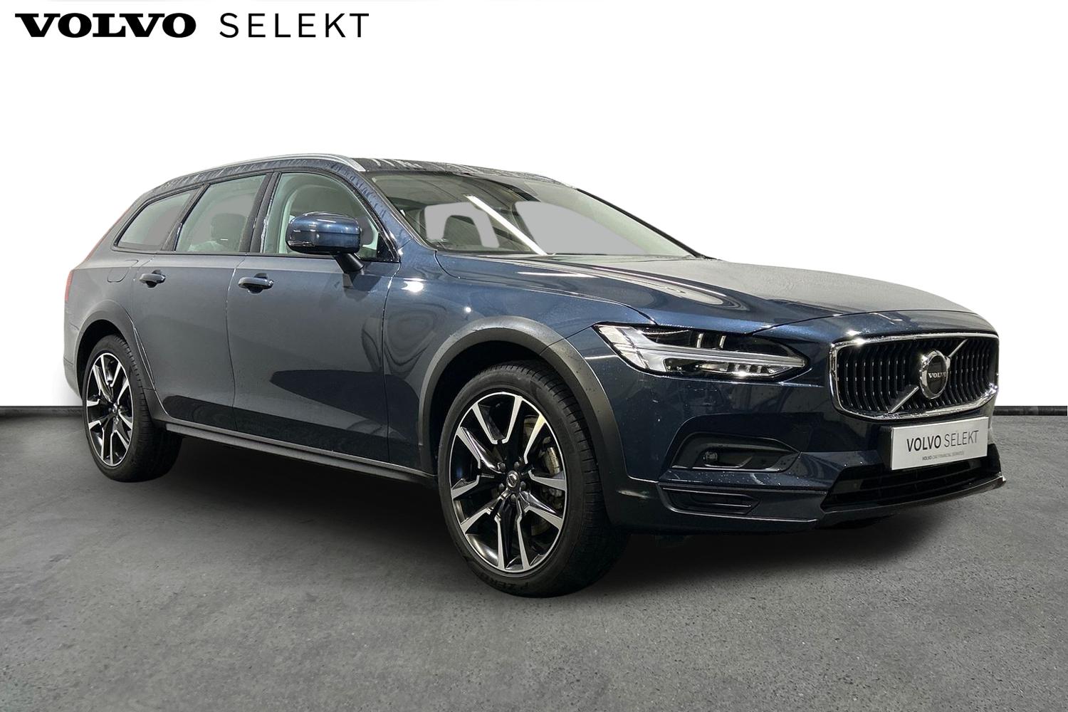 Main listing image - Volvo V90 Cross Country