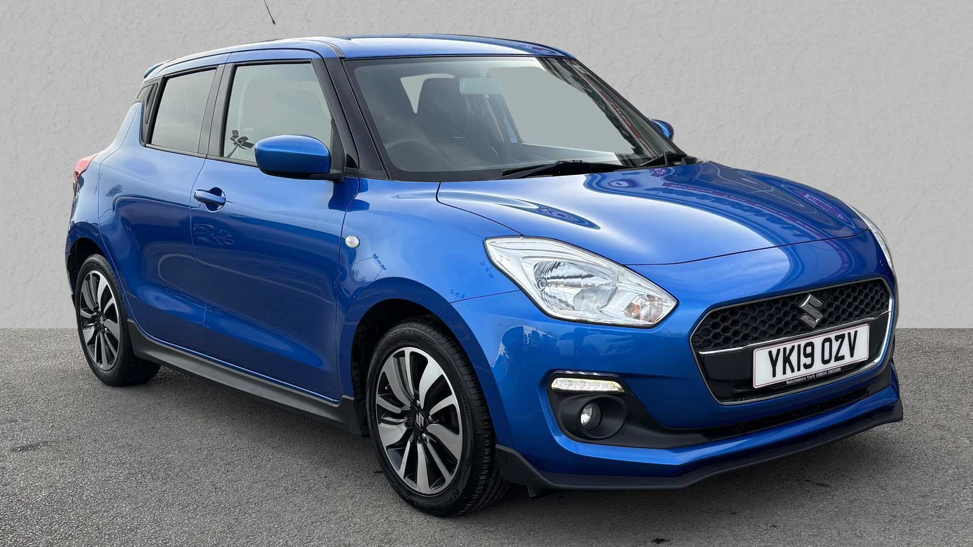 Main listing image - Suzuki Swift