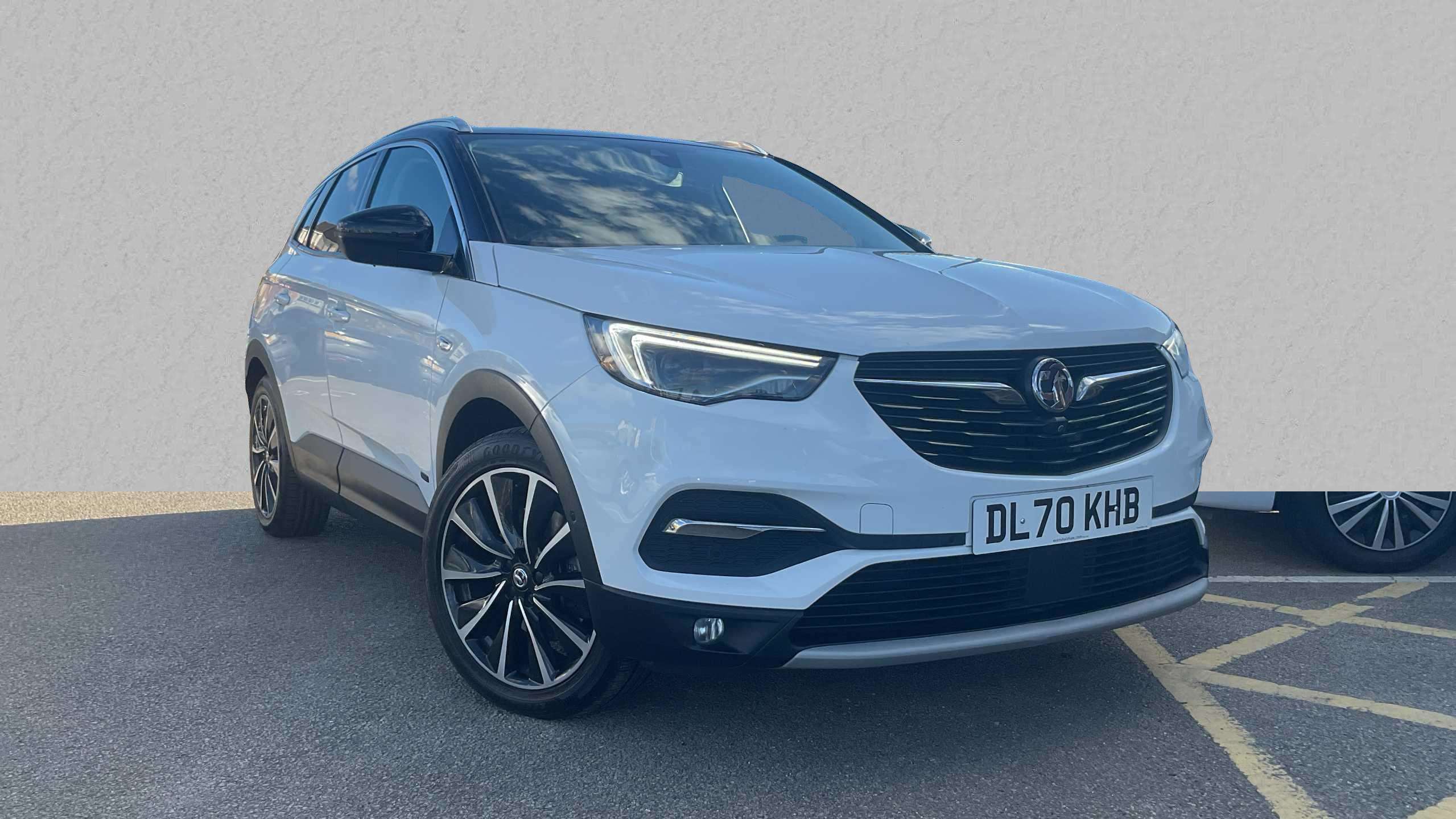 Main listing image - Vauxhall Grandland X