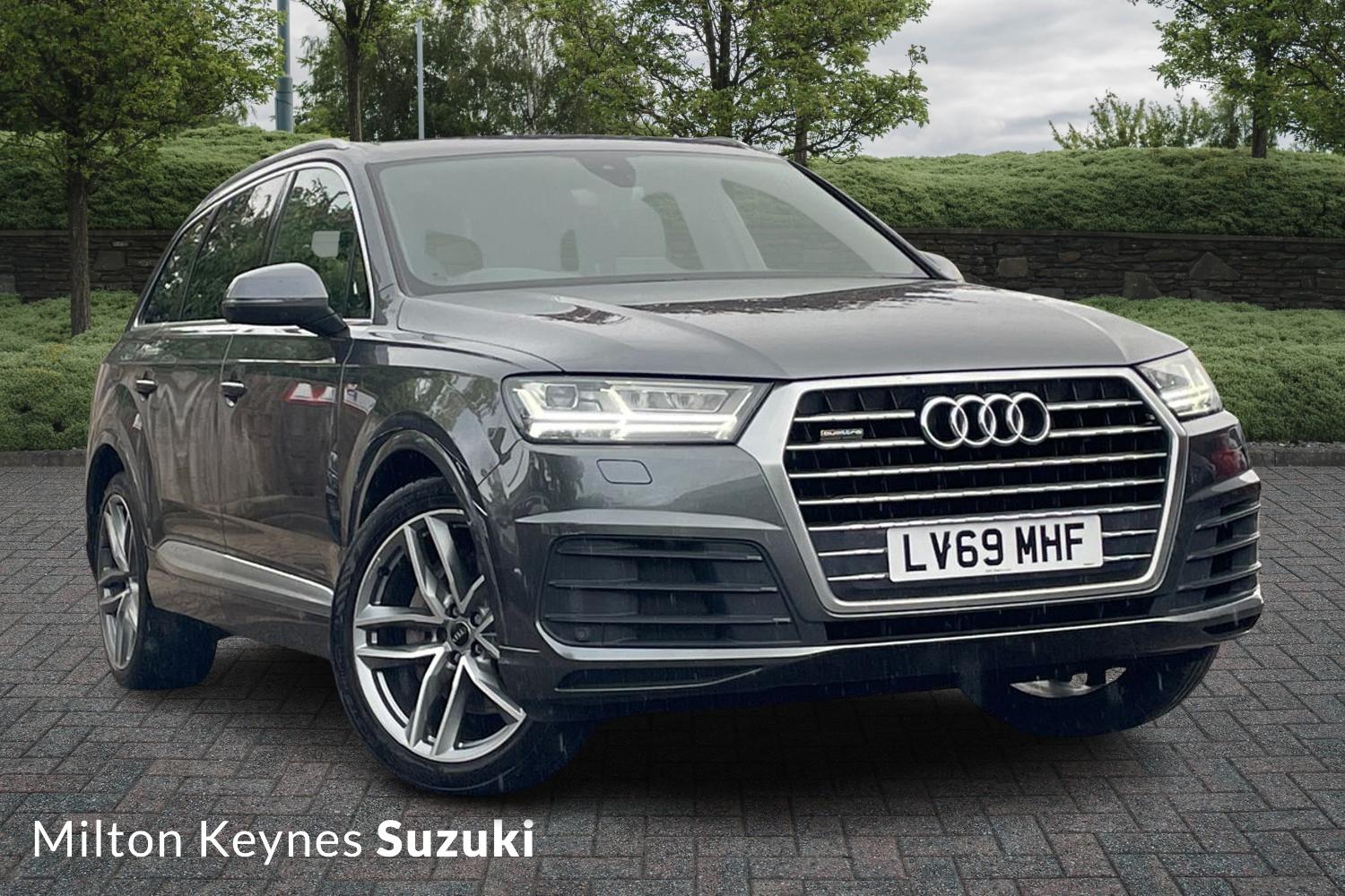 Main listing image - Audi Q7