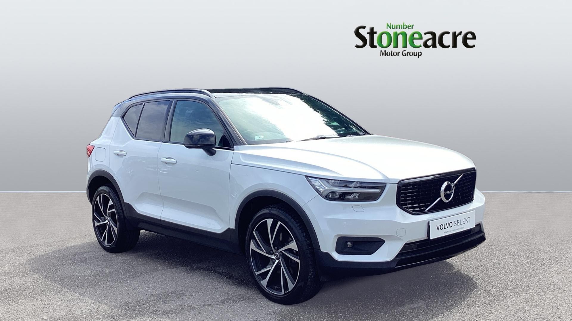 Main listing image - Volvo XC40