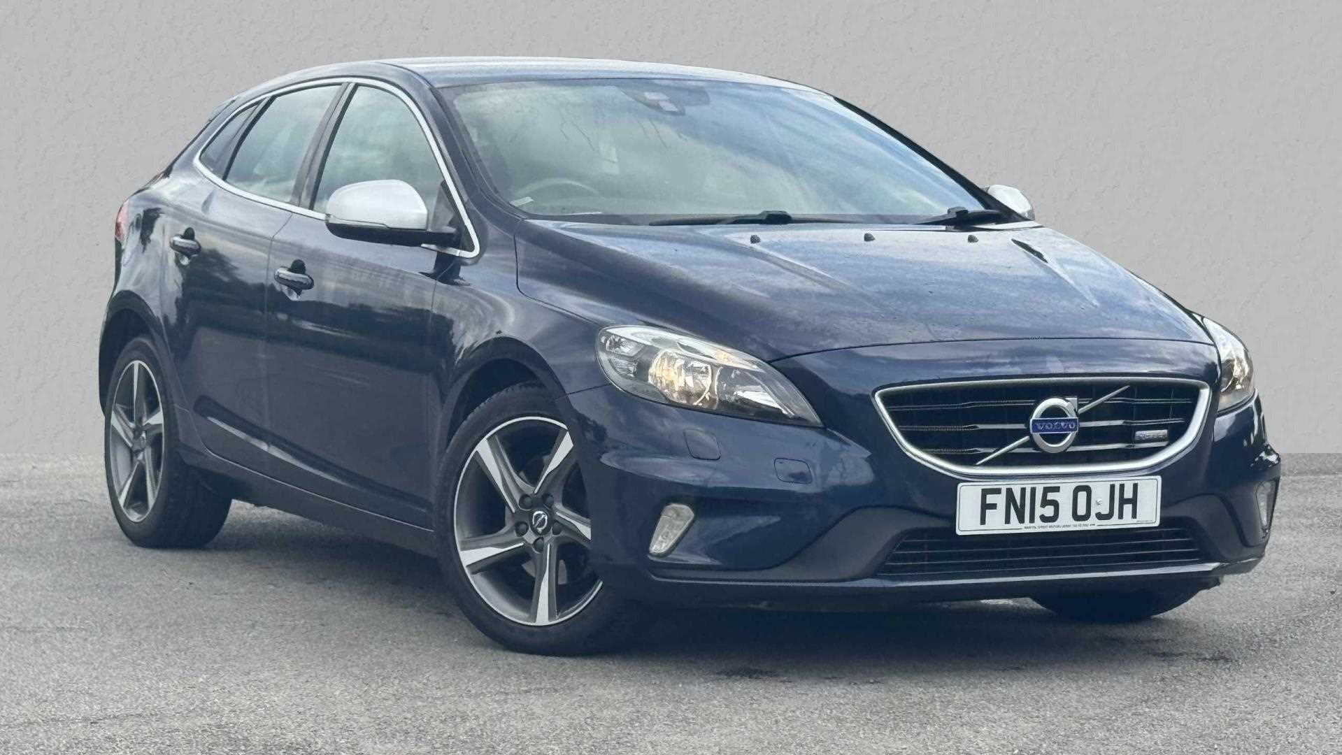 Main listing image - Volvo V40
