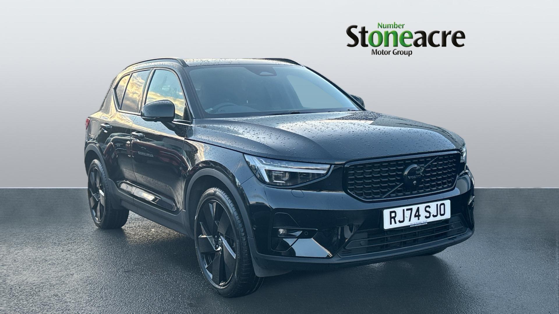 Main listing image - Volvo XC40