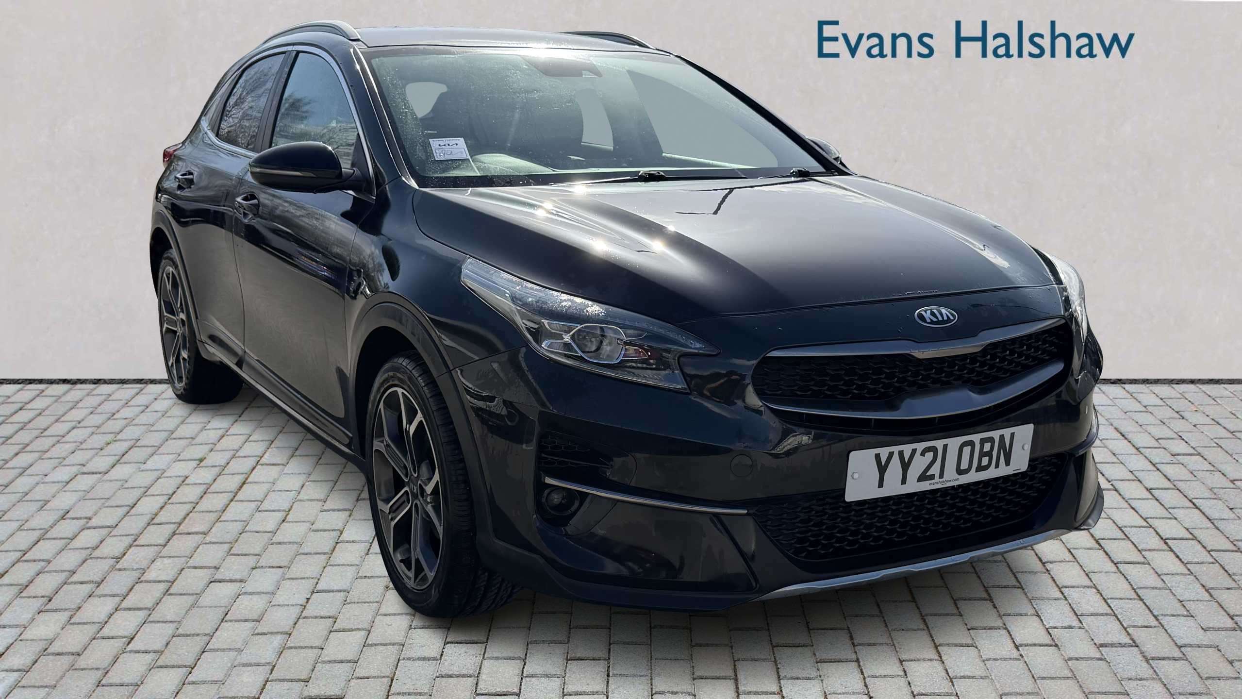 Main listing image - Kia XCeed