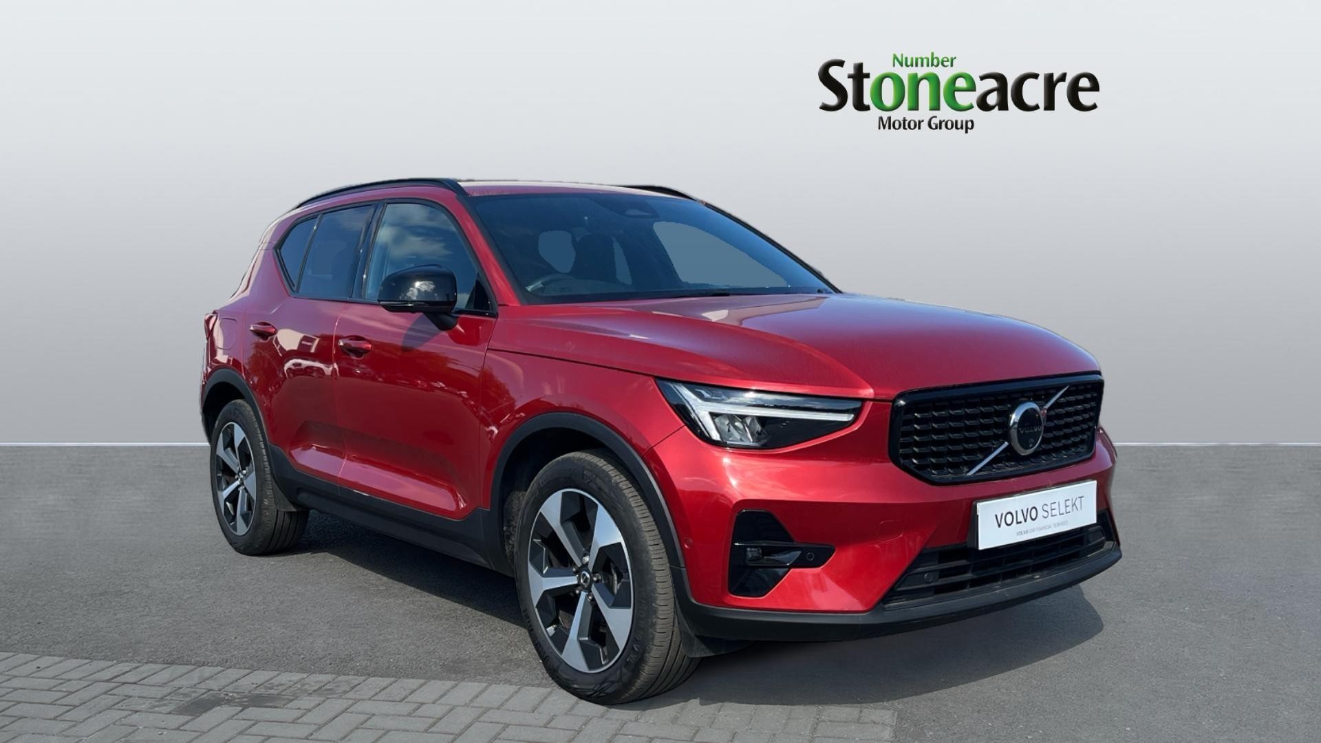 Main listing image - Volvo XC40