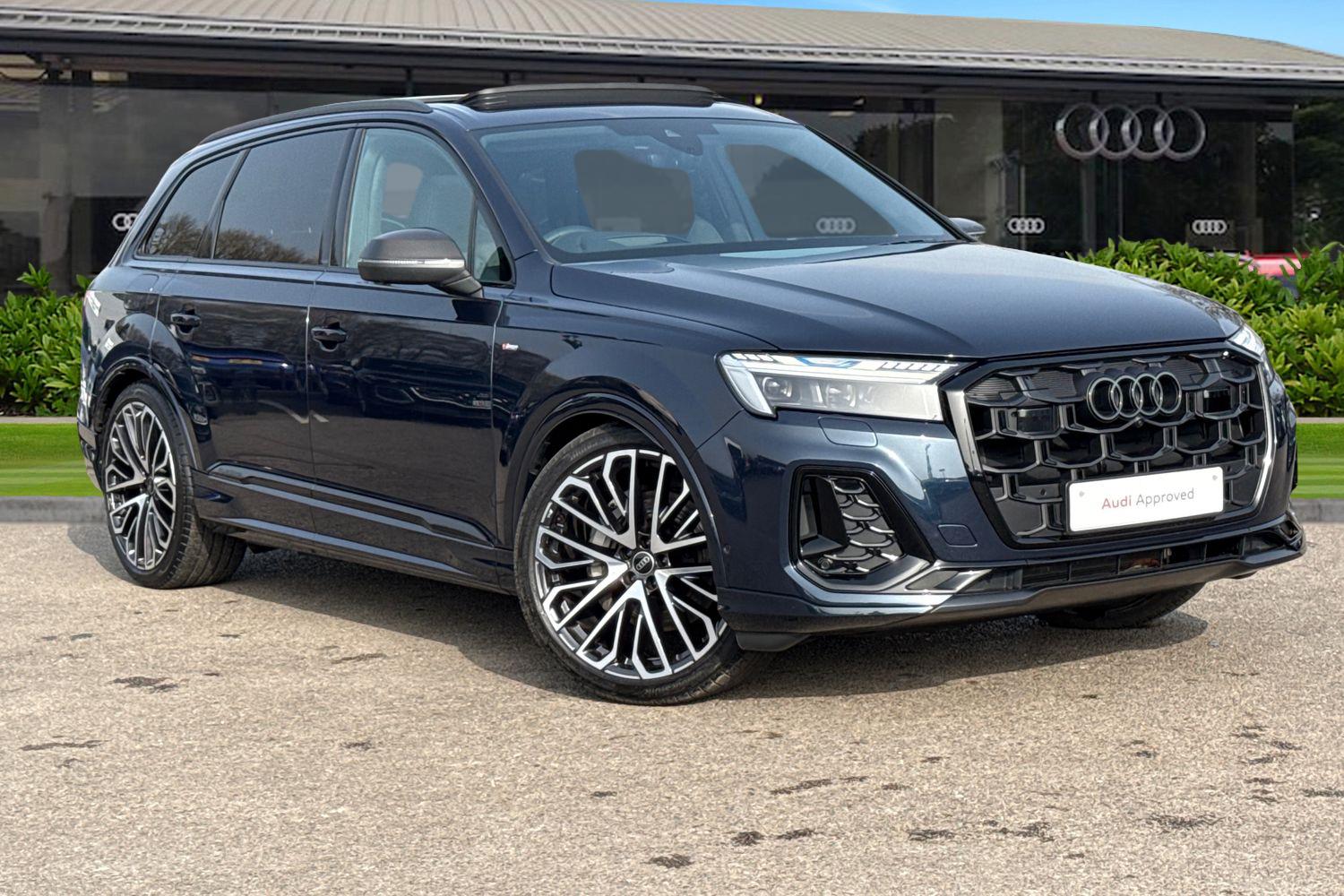 Main listing image - Audi Q7
