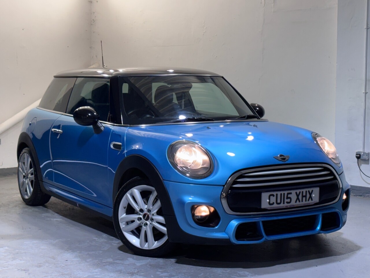 Main listing image - MINI Hatchback