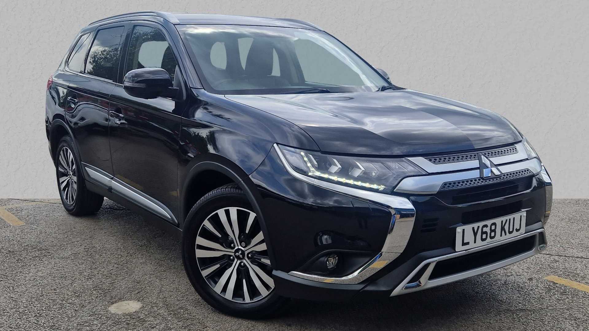 Main listing image - Mitsubishi Outlander