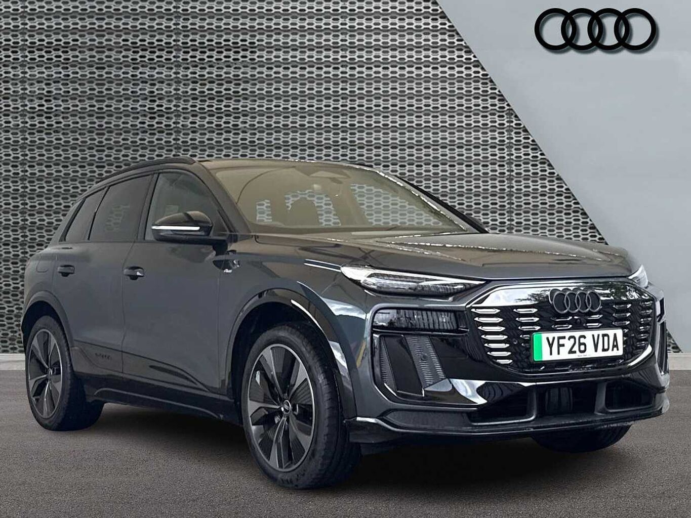 Main listing image - Audi Q6