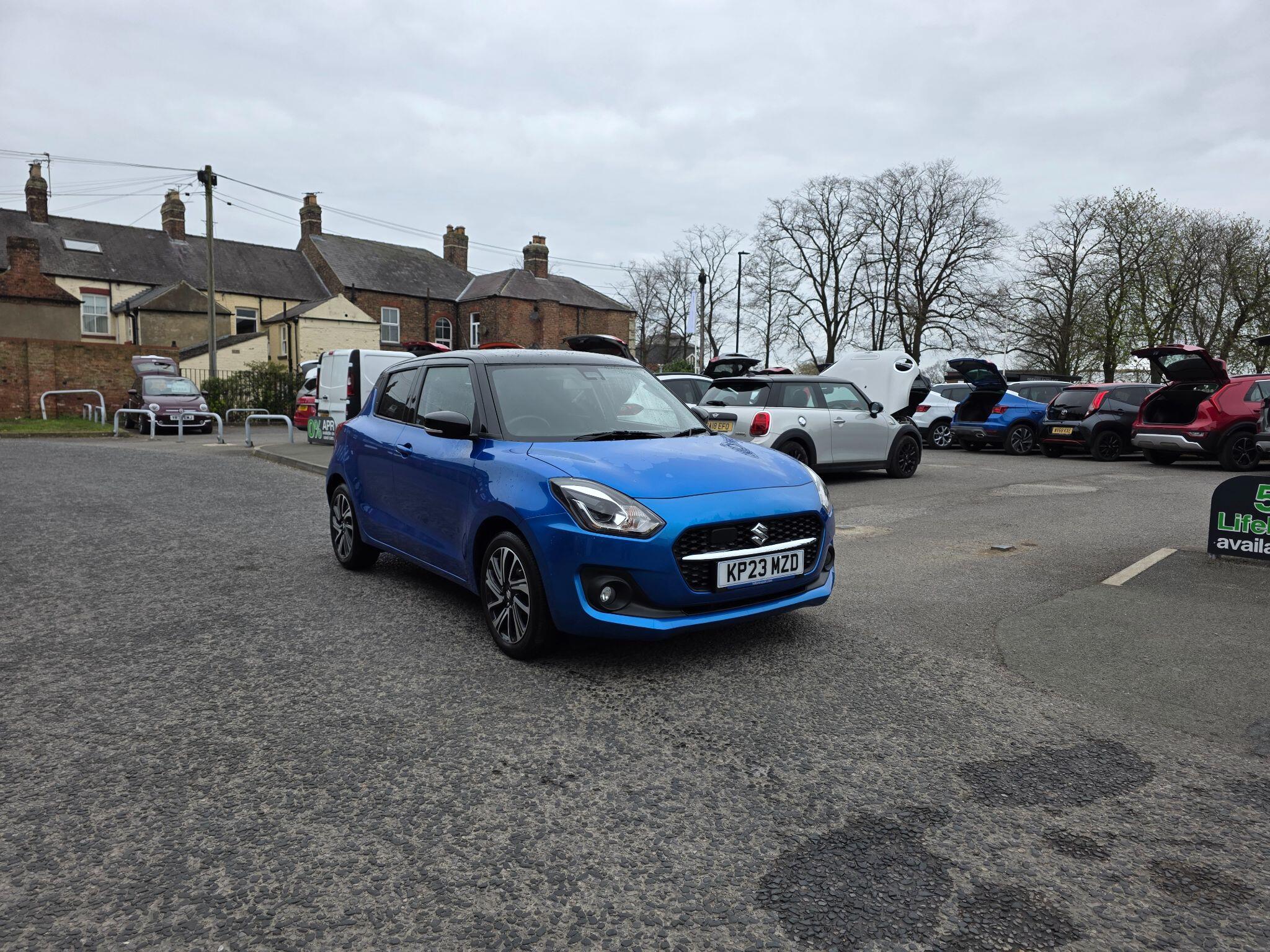 Main listing image - Suzuki Swift