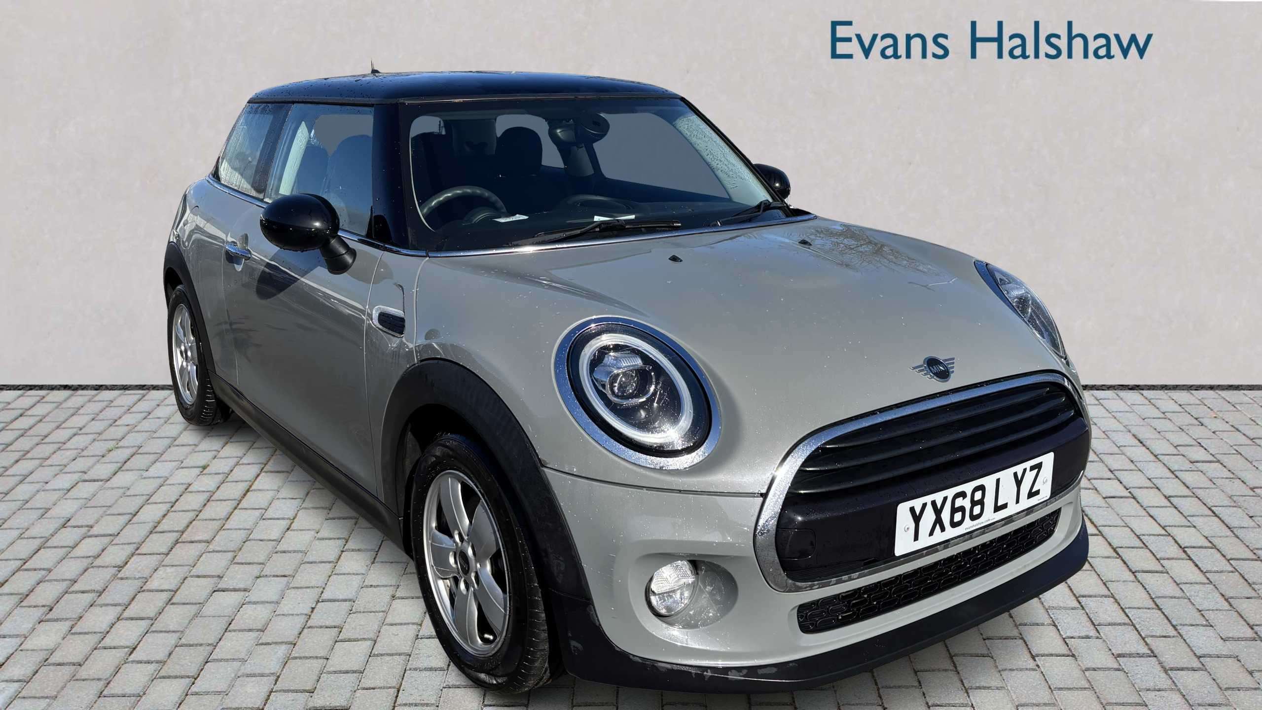 Main listing image - MINI Hatchback