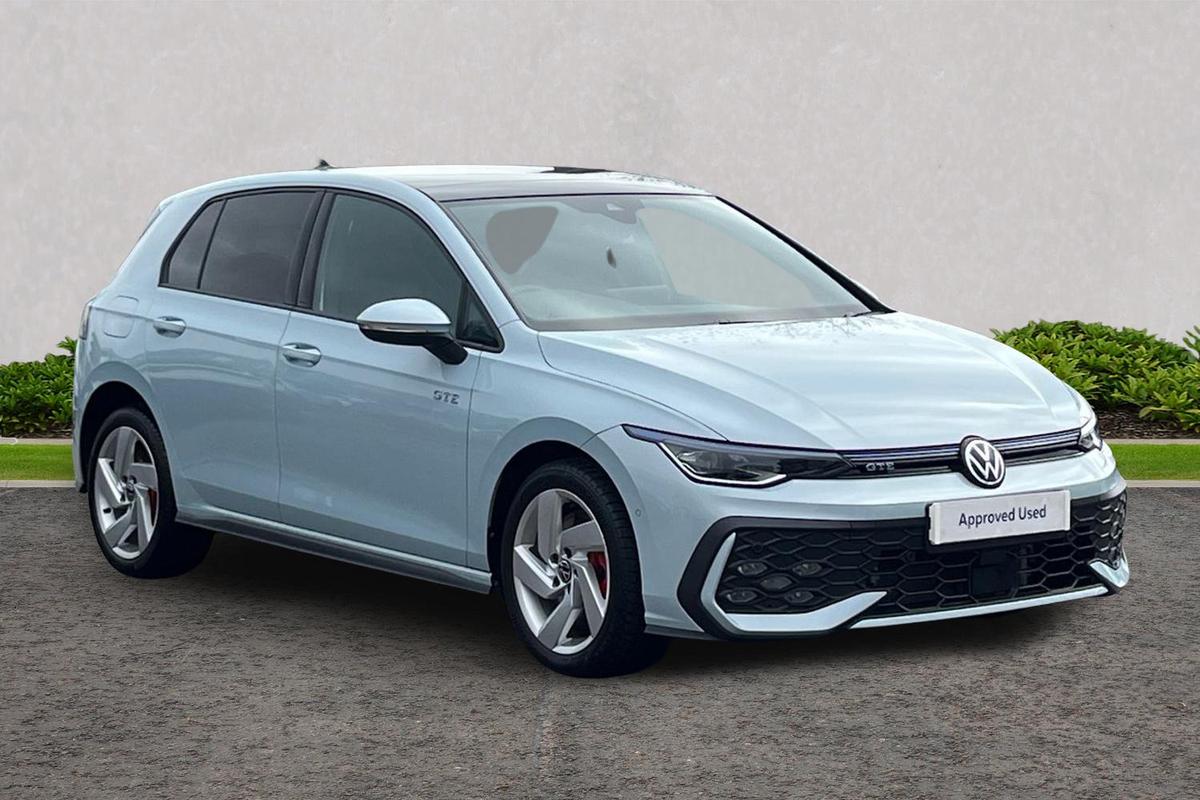 Main listing image - Volkswagen Golf GTE