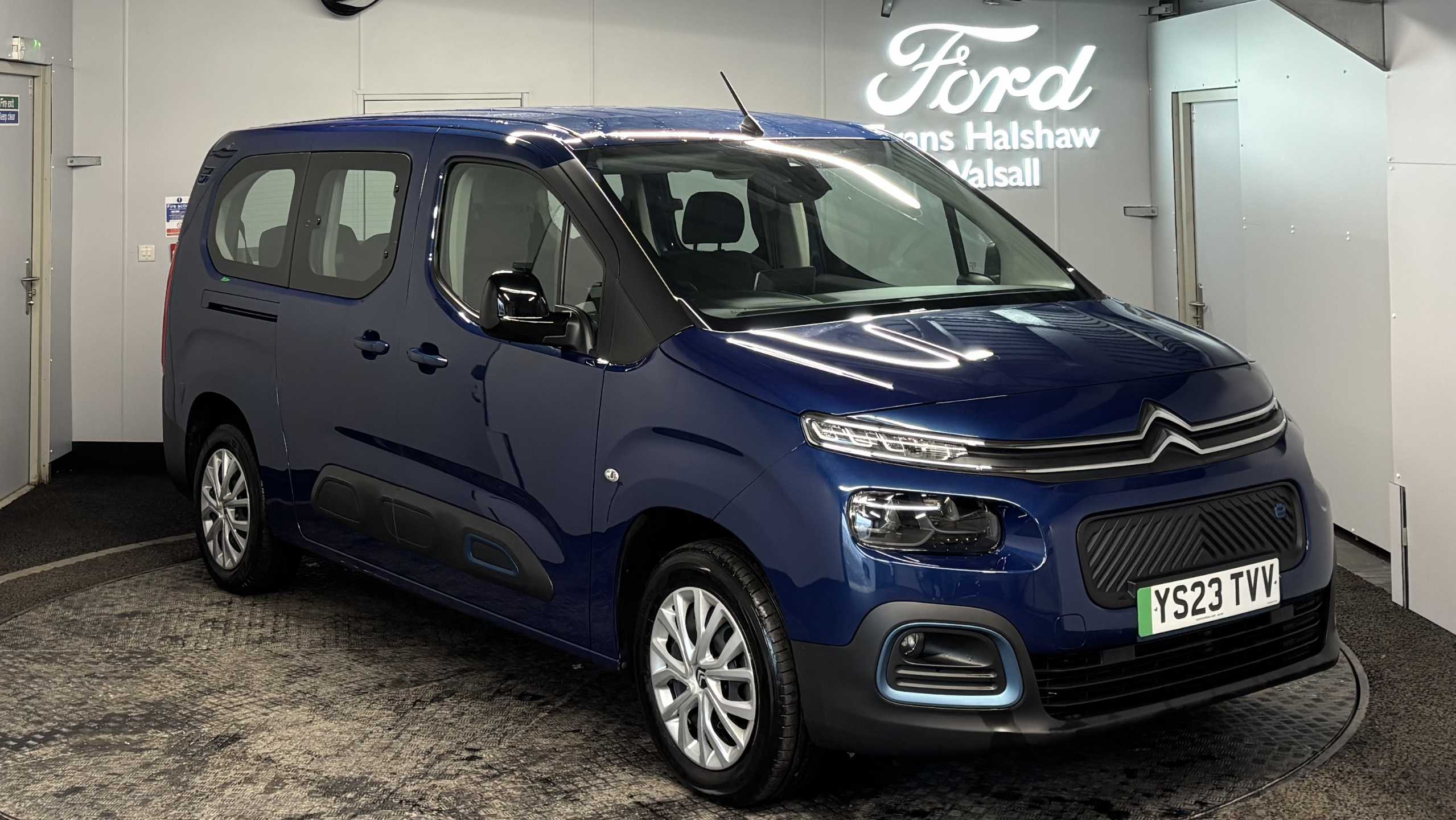 Main listing image - Citroen e-Berlingo