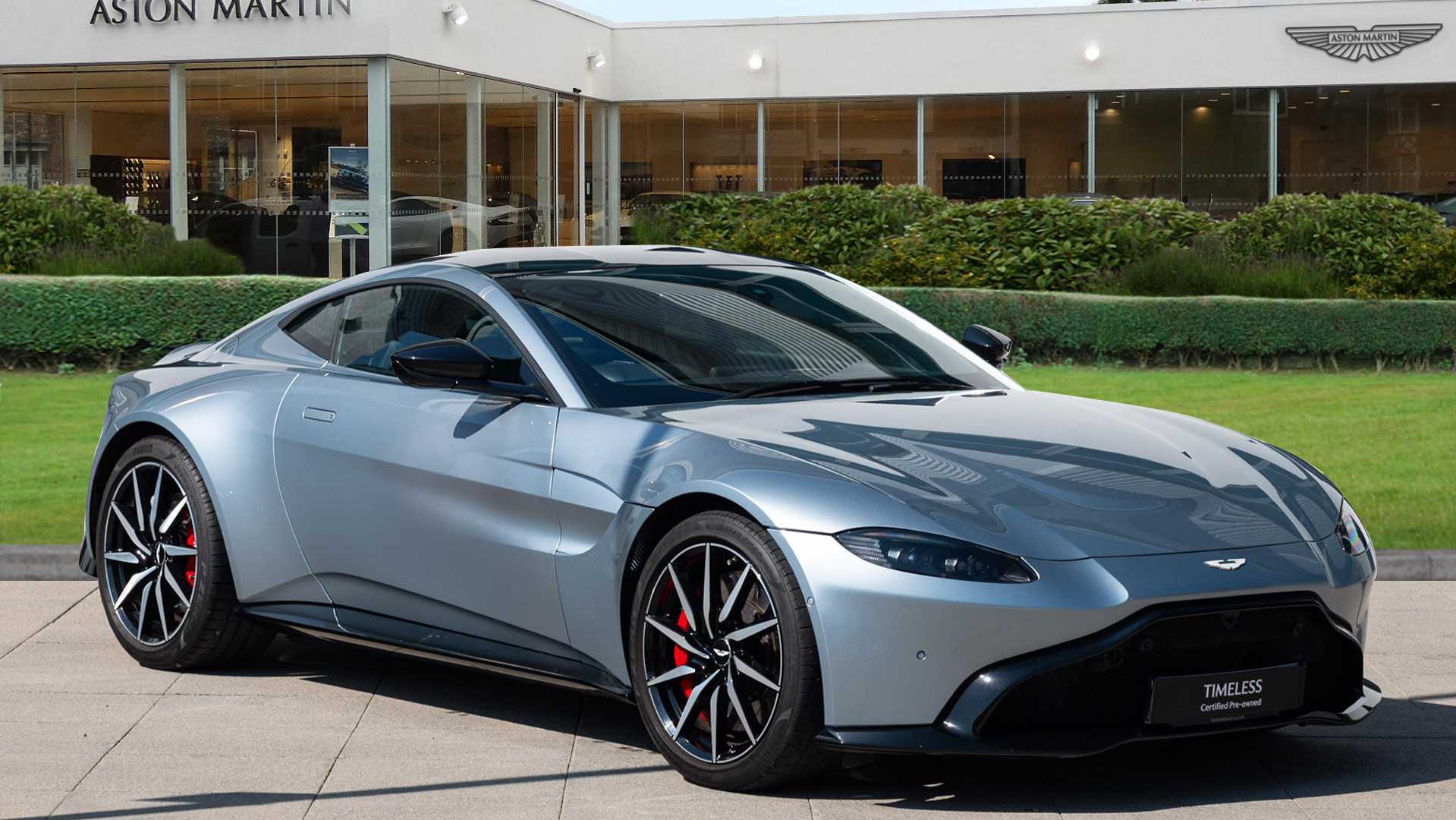 Main listing image - Aston Martin Vantage
