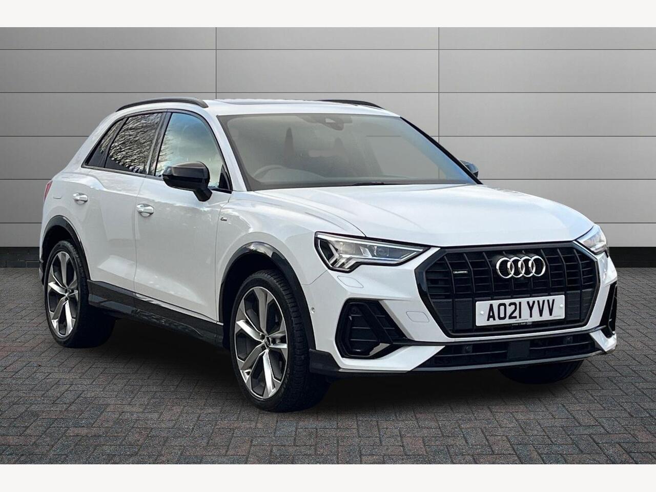 Main listing image - Audi Q3