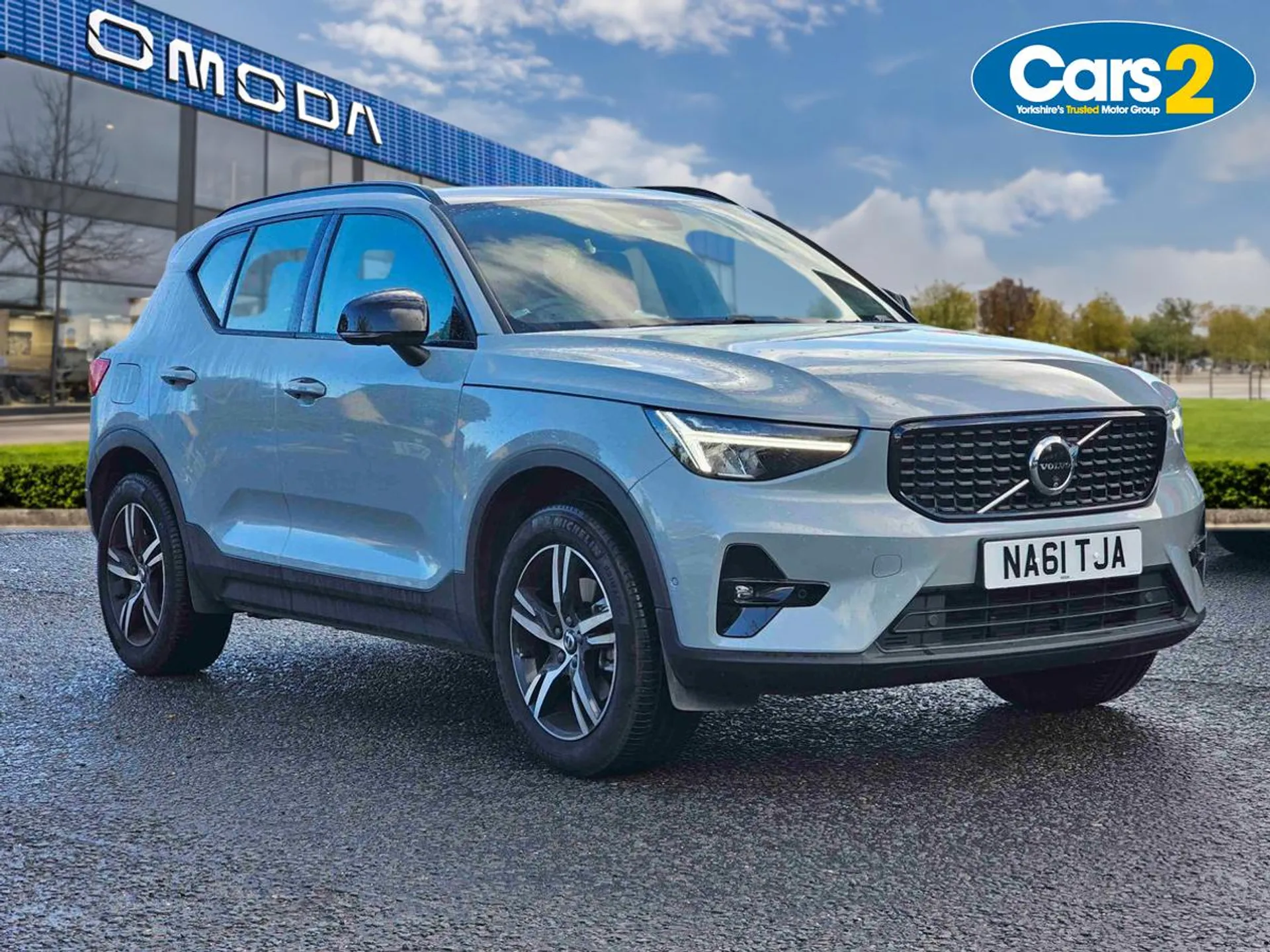 Main listing image - Volvo XC40