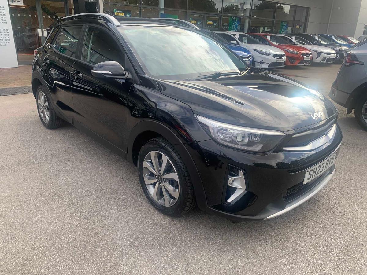 Main listing image - Kia Stonic