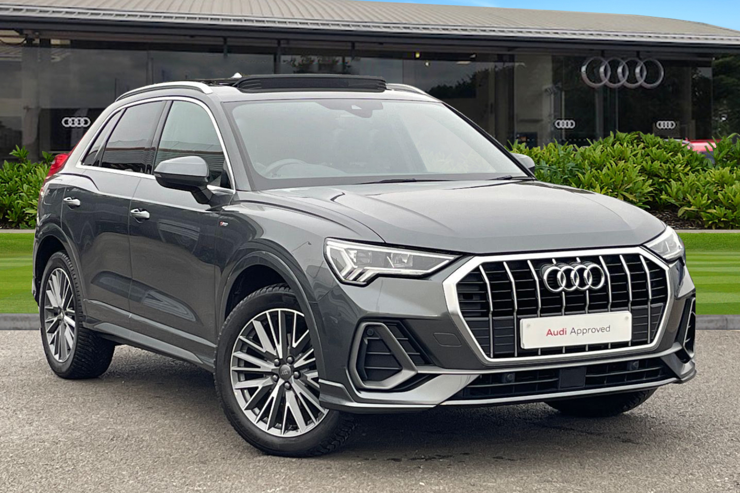 Main listing image - Audi Q3