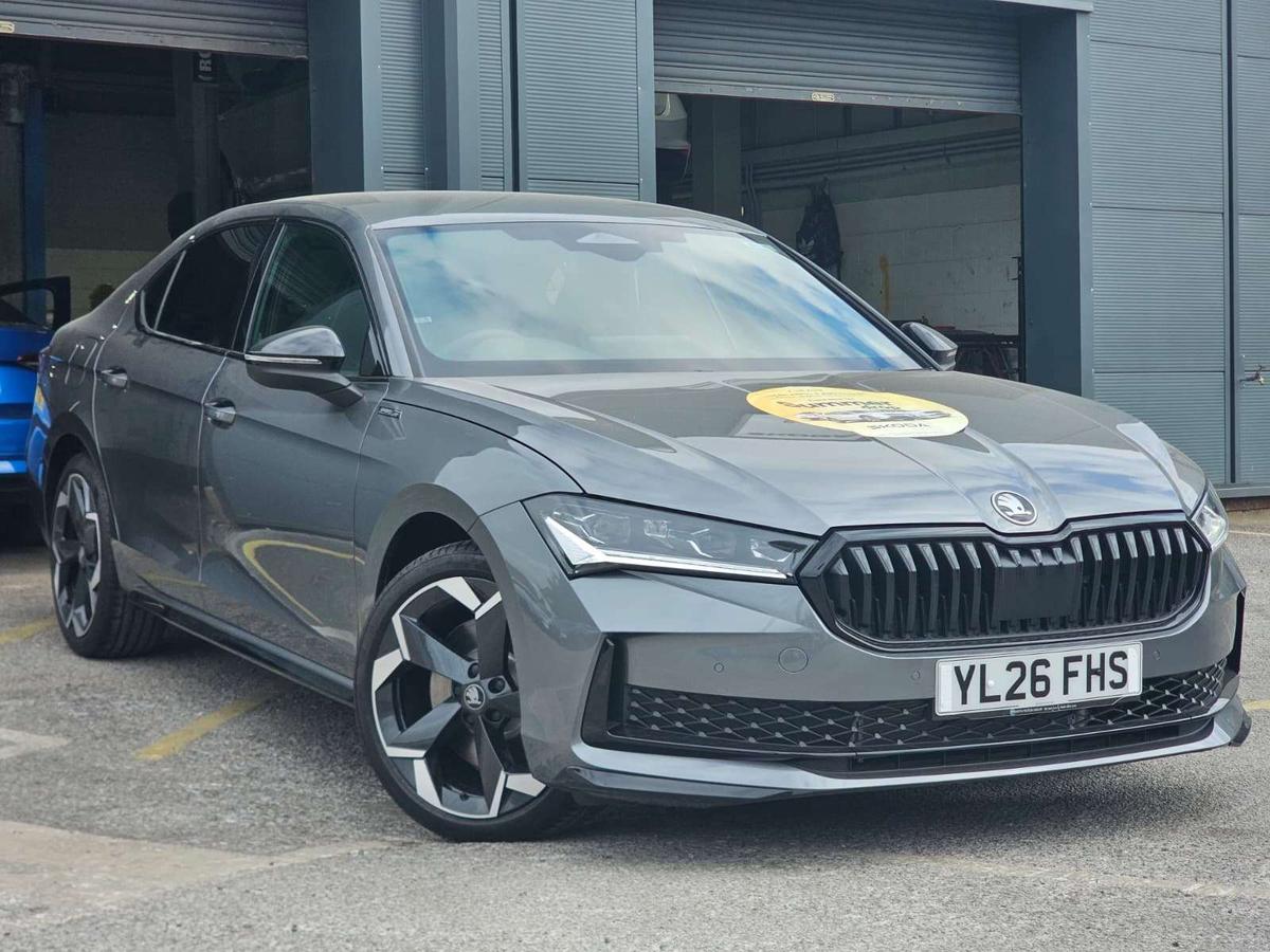 Main listing image - Skoda Superb