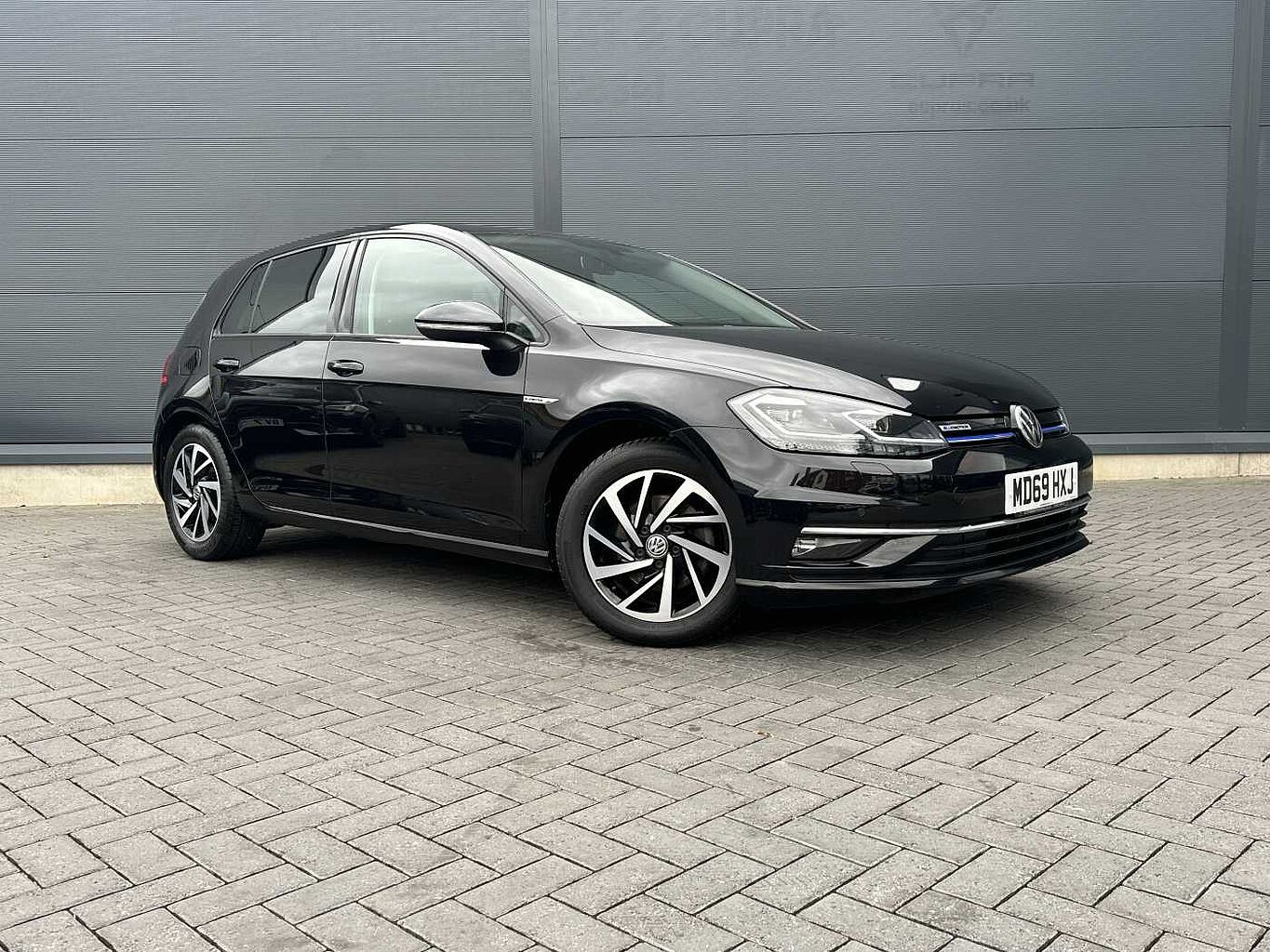 Main listing image - Volkswagen Golf