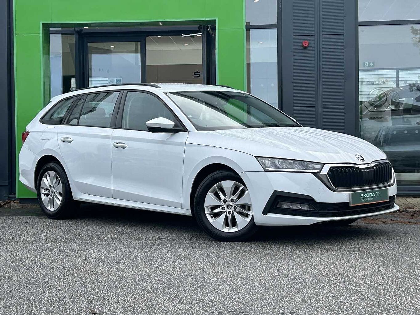 Main listing image - Skoda Octavia Estate