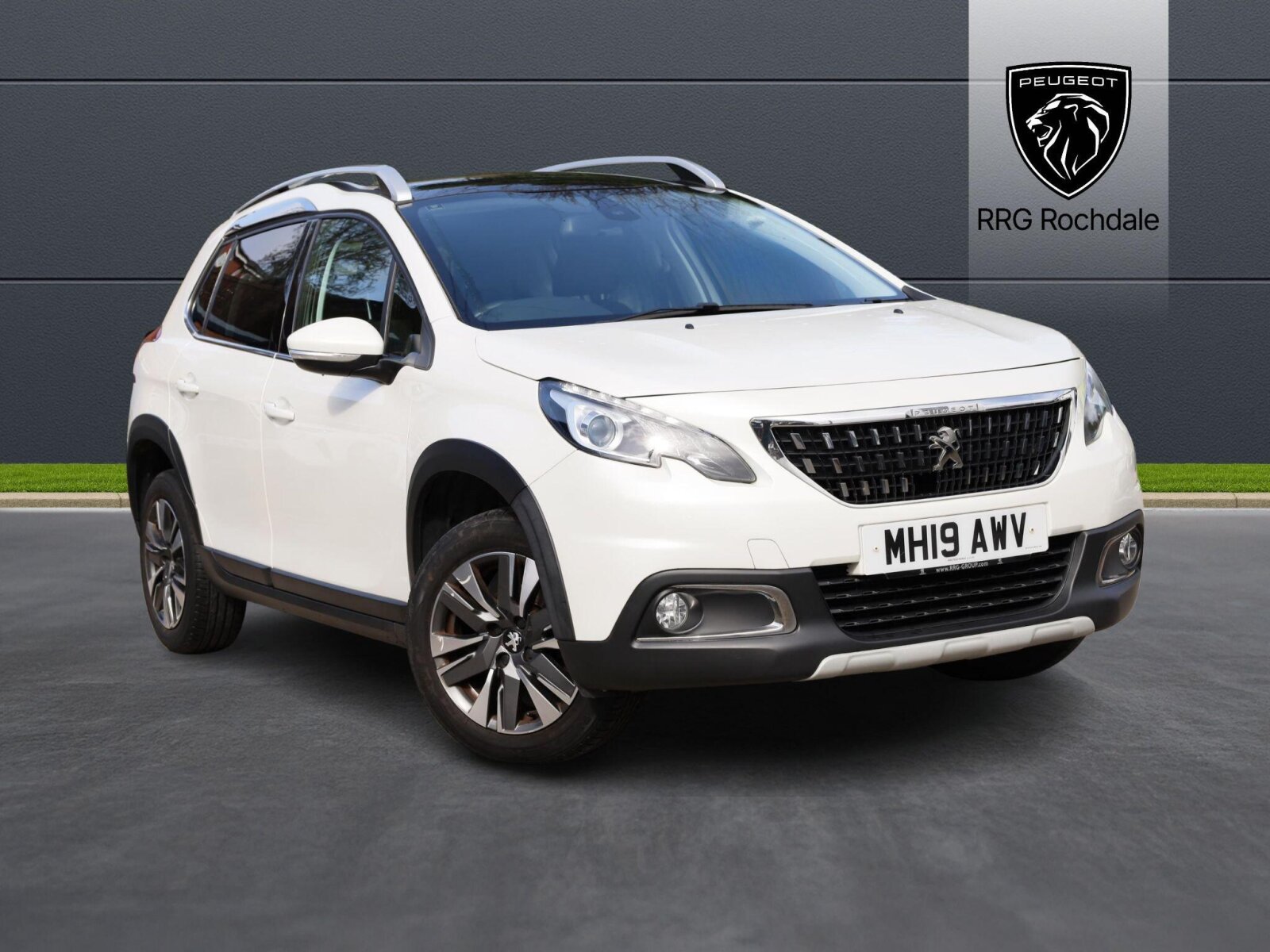Main listing image - Peugeot 2008